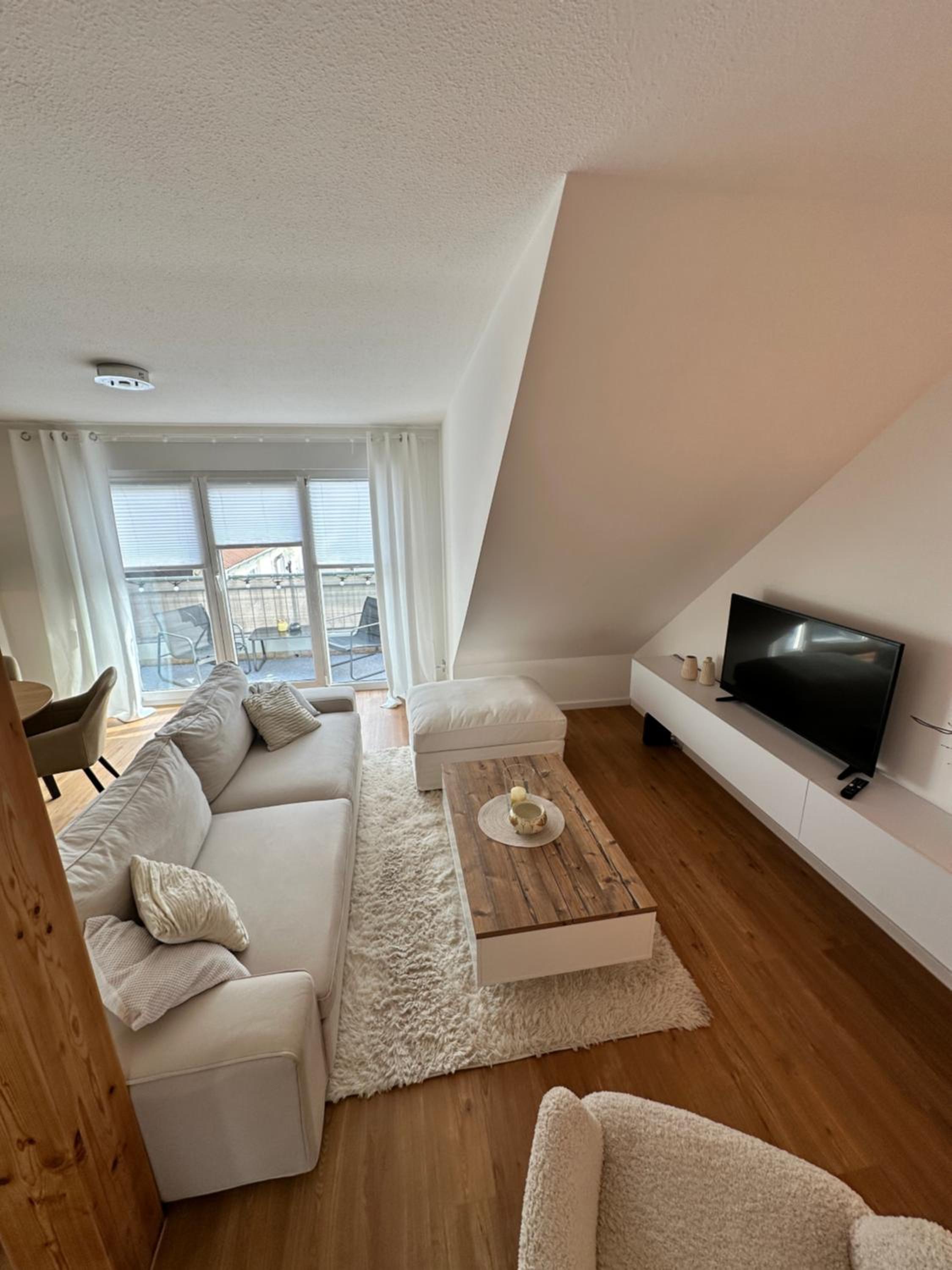 One-Bedroom Apartment photo 1