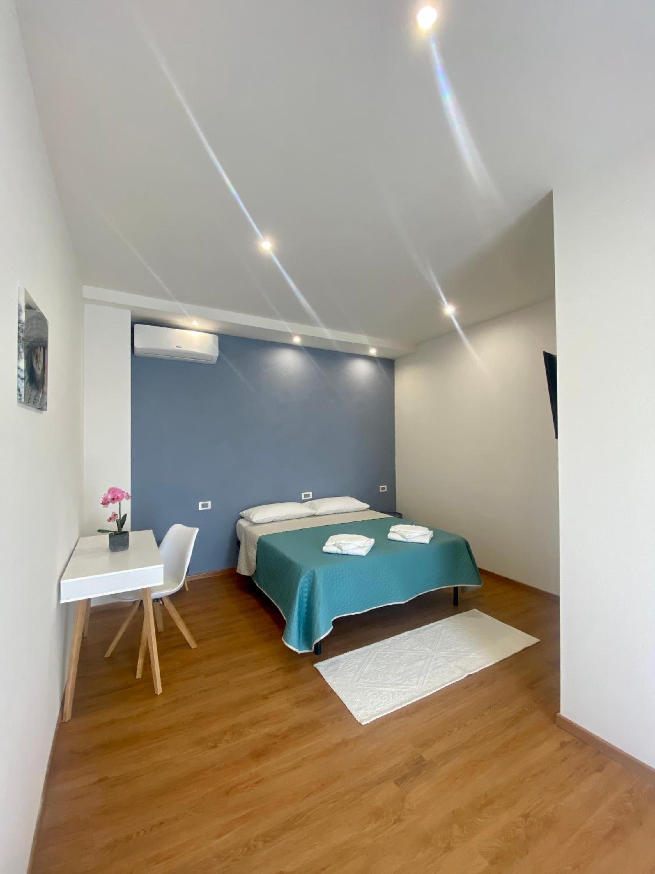 Deluxe Room (2 Adults + 1 Child)