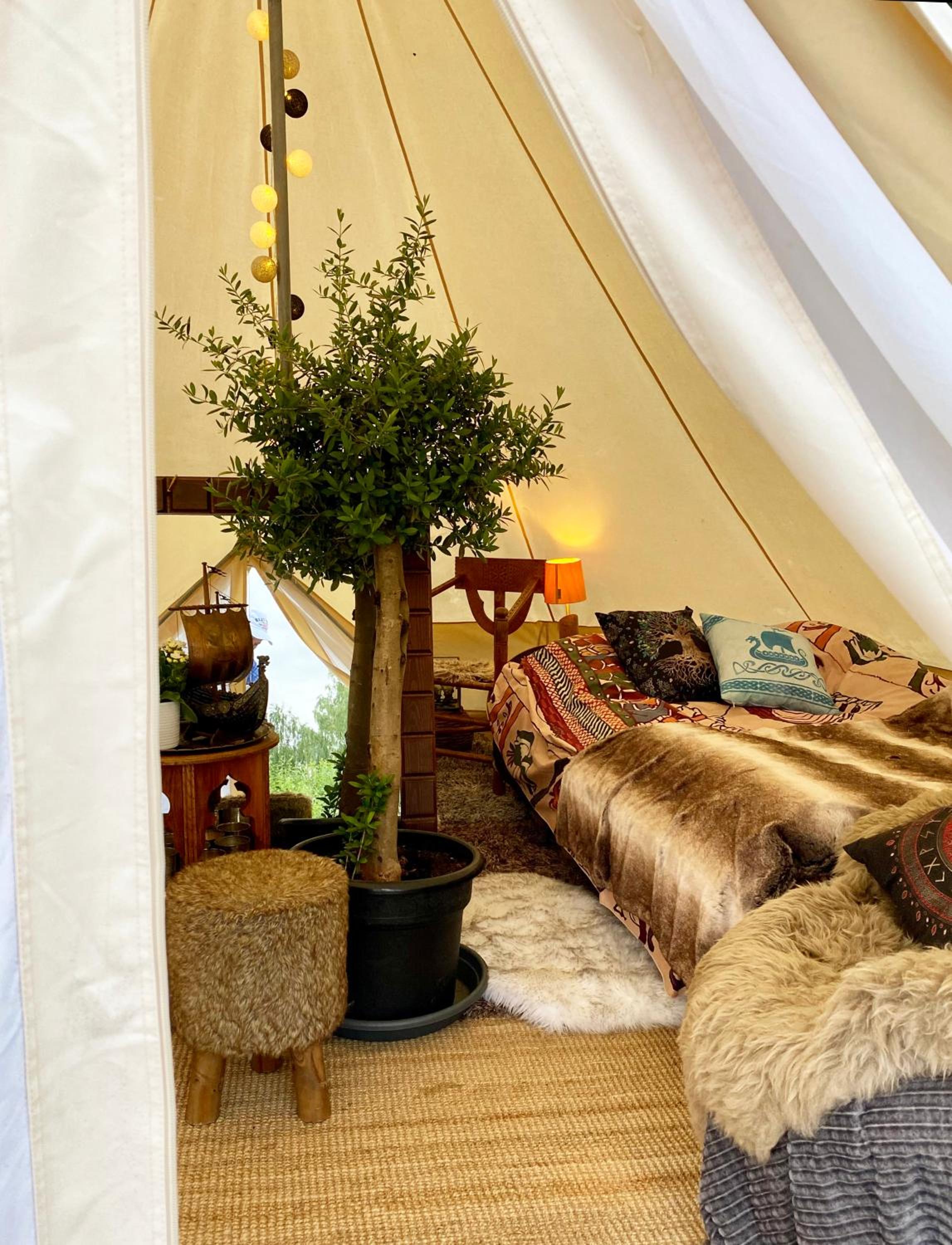 Tent  photo 1