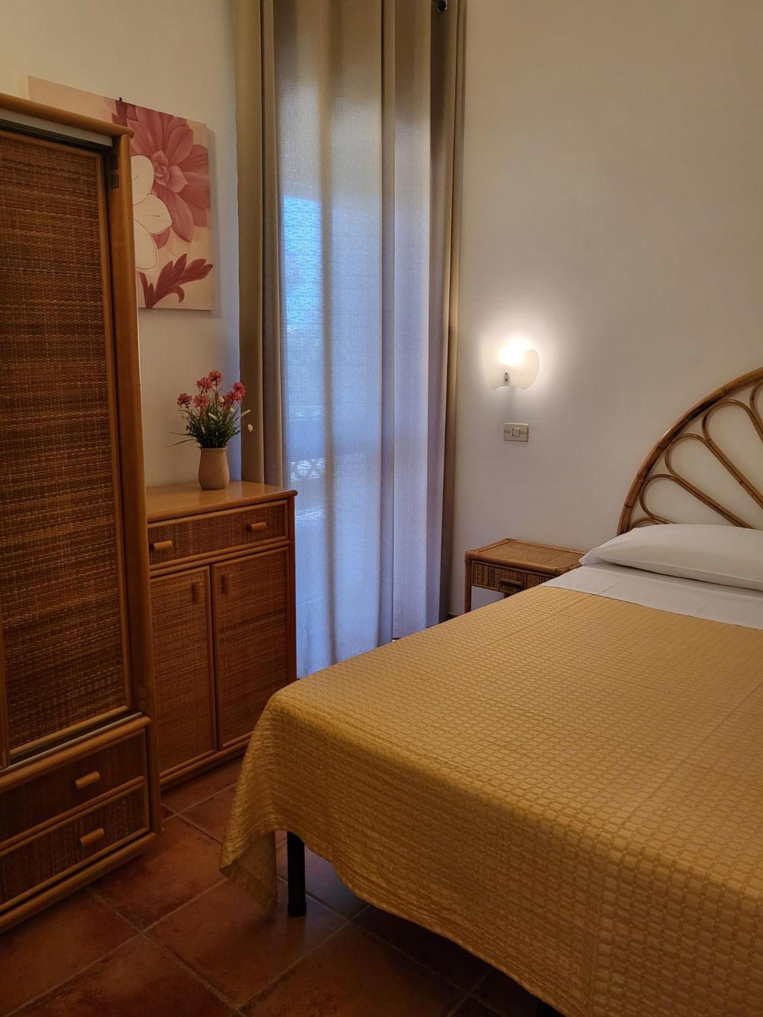 Double or Twin Room photo 2