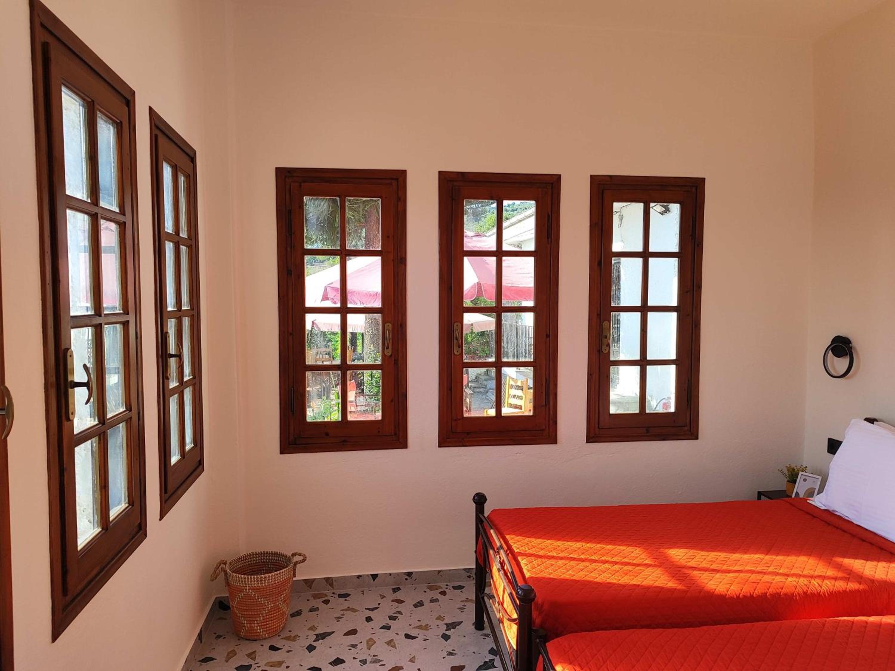 Family Room with Sea View - Photo 10