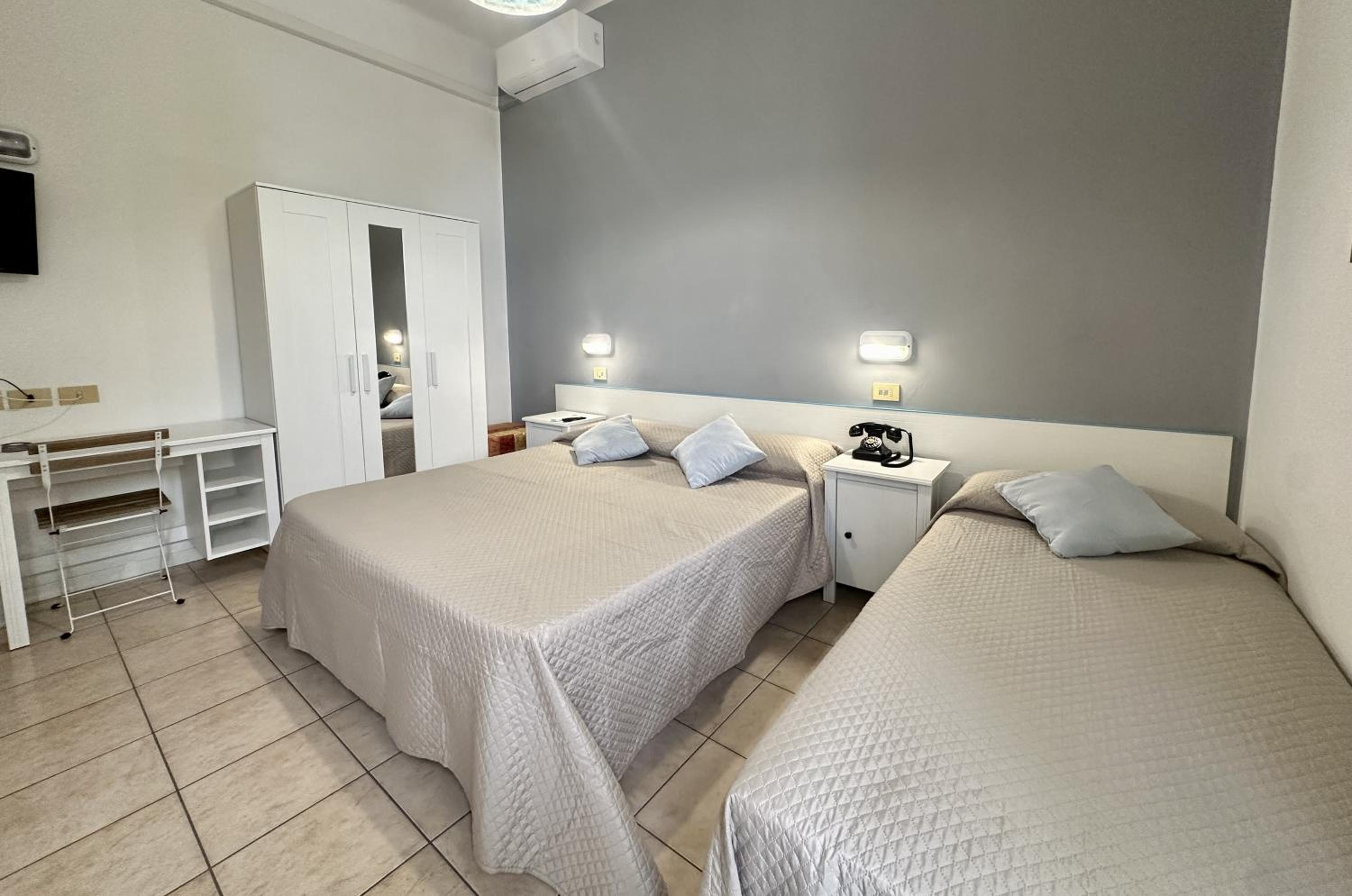 Double or Twin Room - Photo 2
