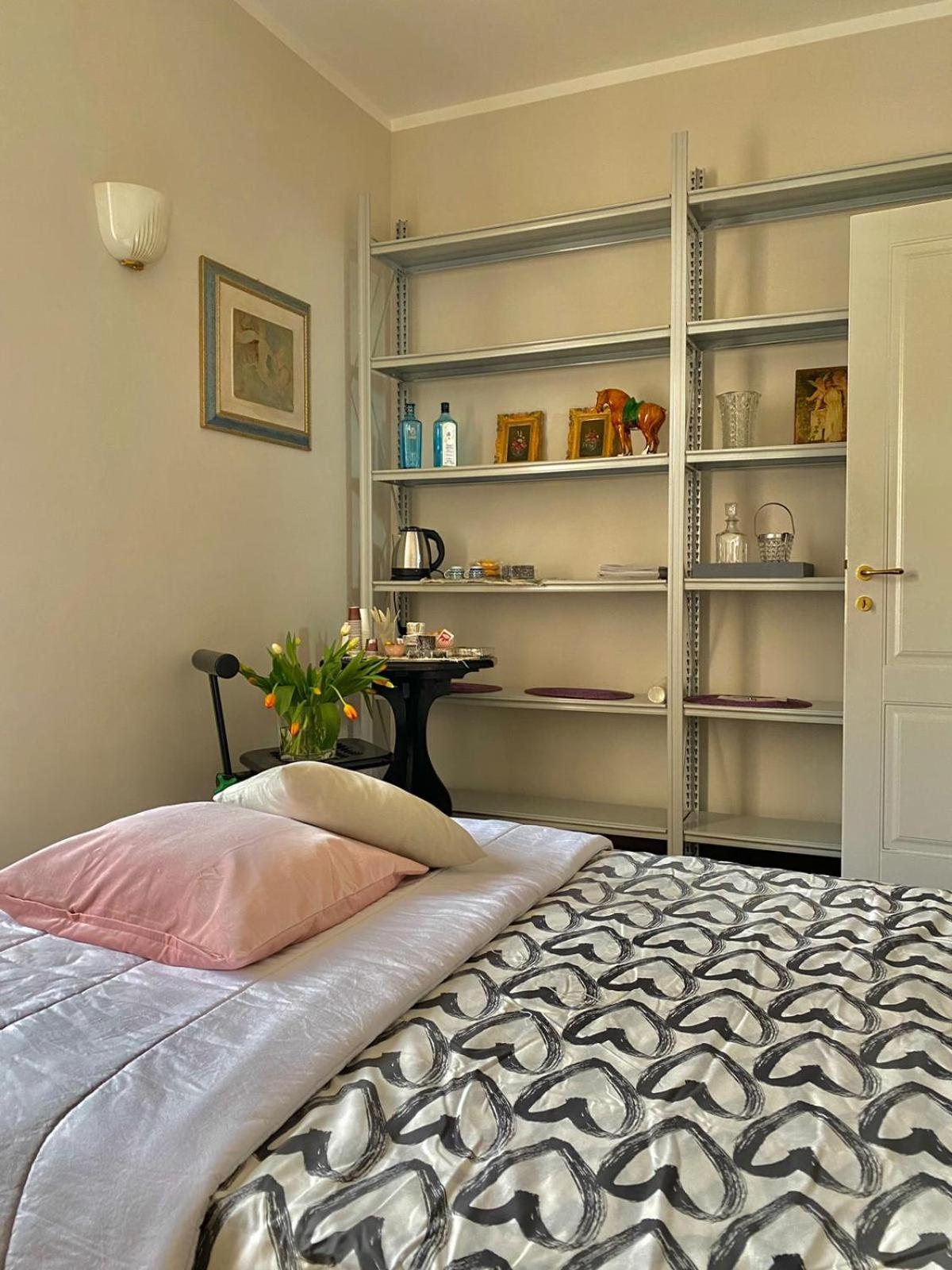 Standard Single Room with Shared Bathroom photo 3