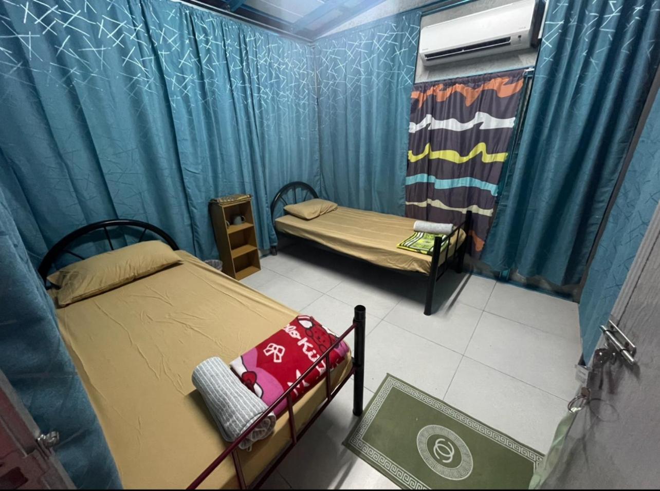 Twin Room with Shared Bathroom photo 3