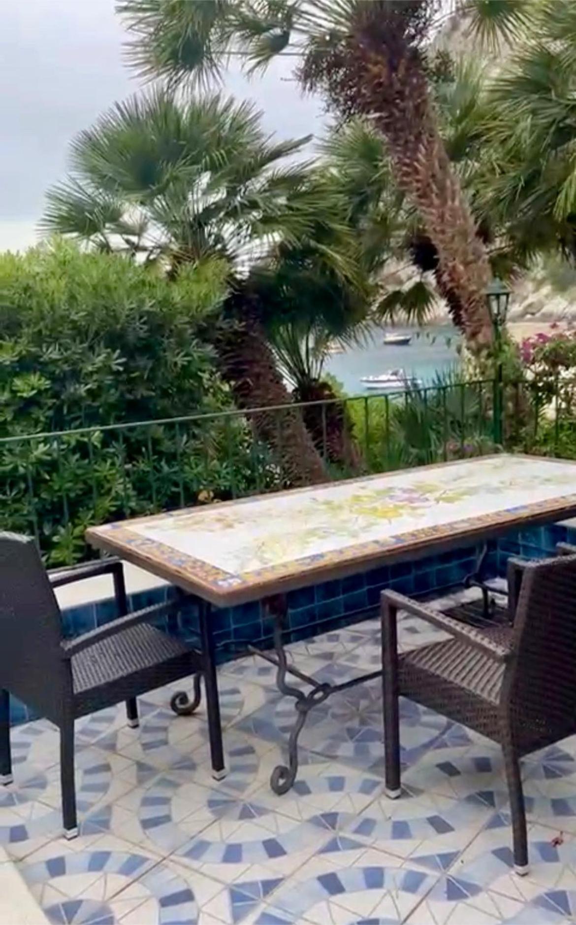 Two-Bedroom Apartment with Terrace and Sea View - Photo 12