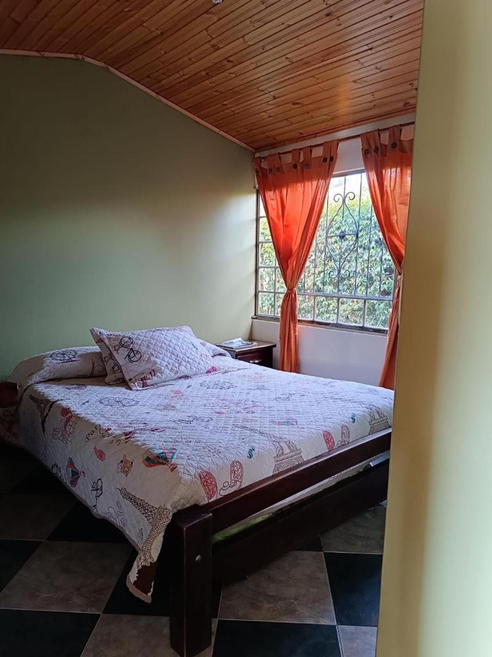 Three-Bedroom House photo 3