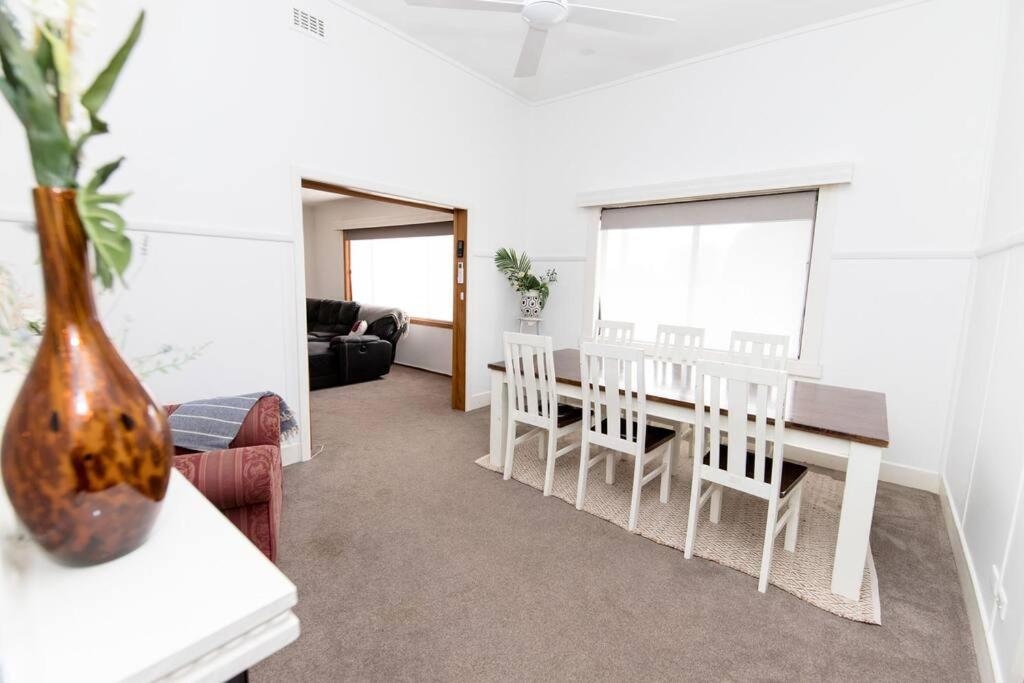 Three-Bedroom House photo 2