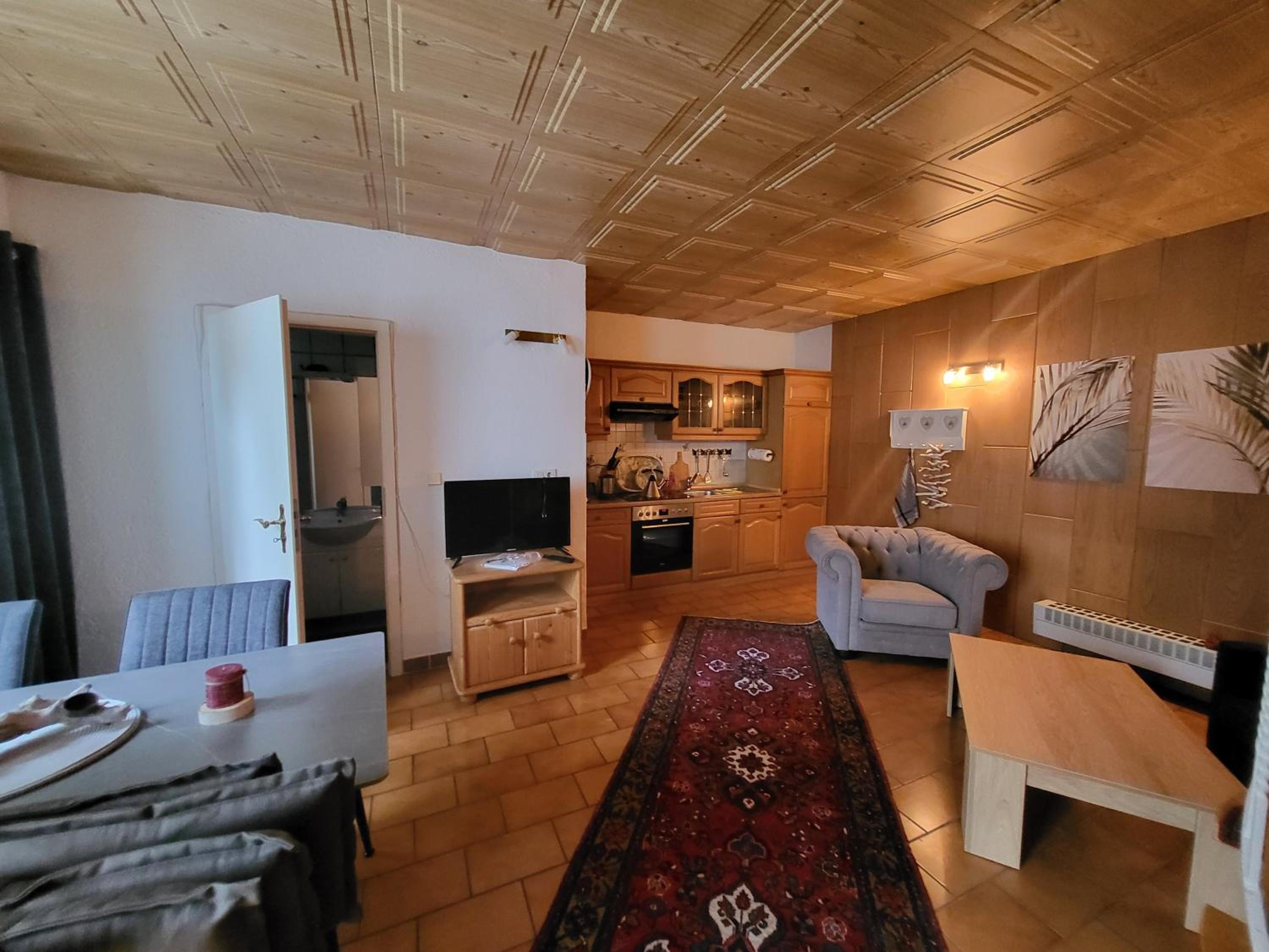 One-Bedroom Apartment photo 2