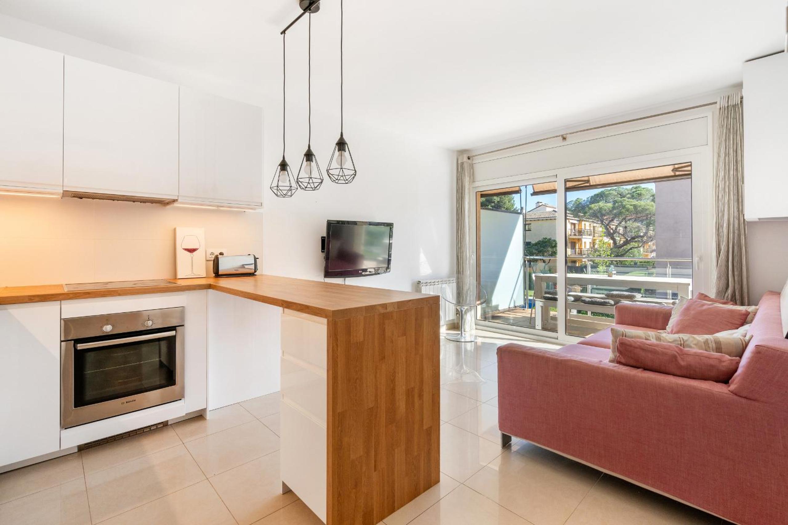 Apartamento con vista a la piscina