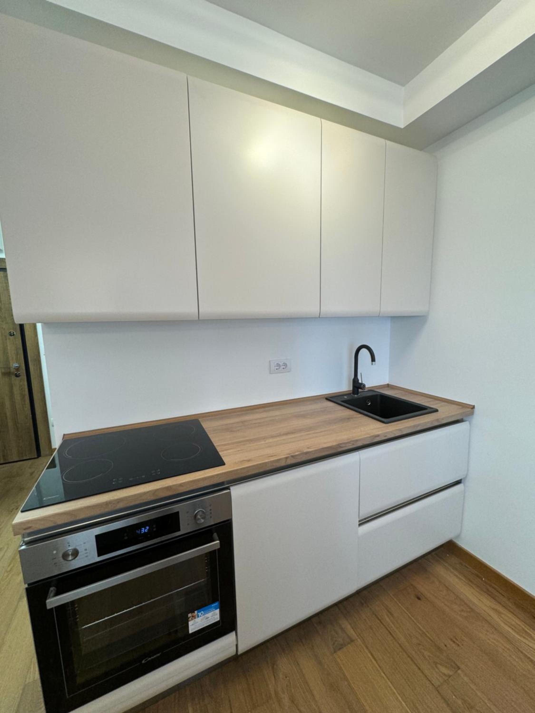 Studio Apartment photo 1