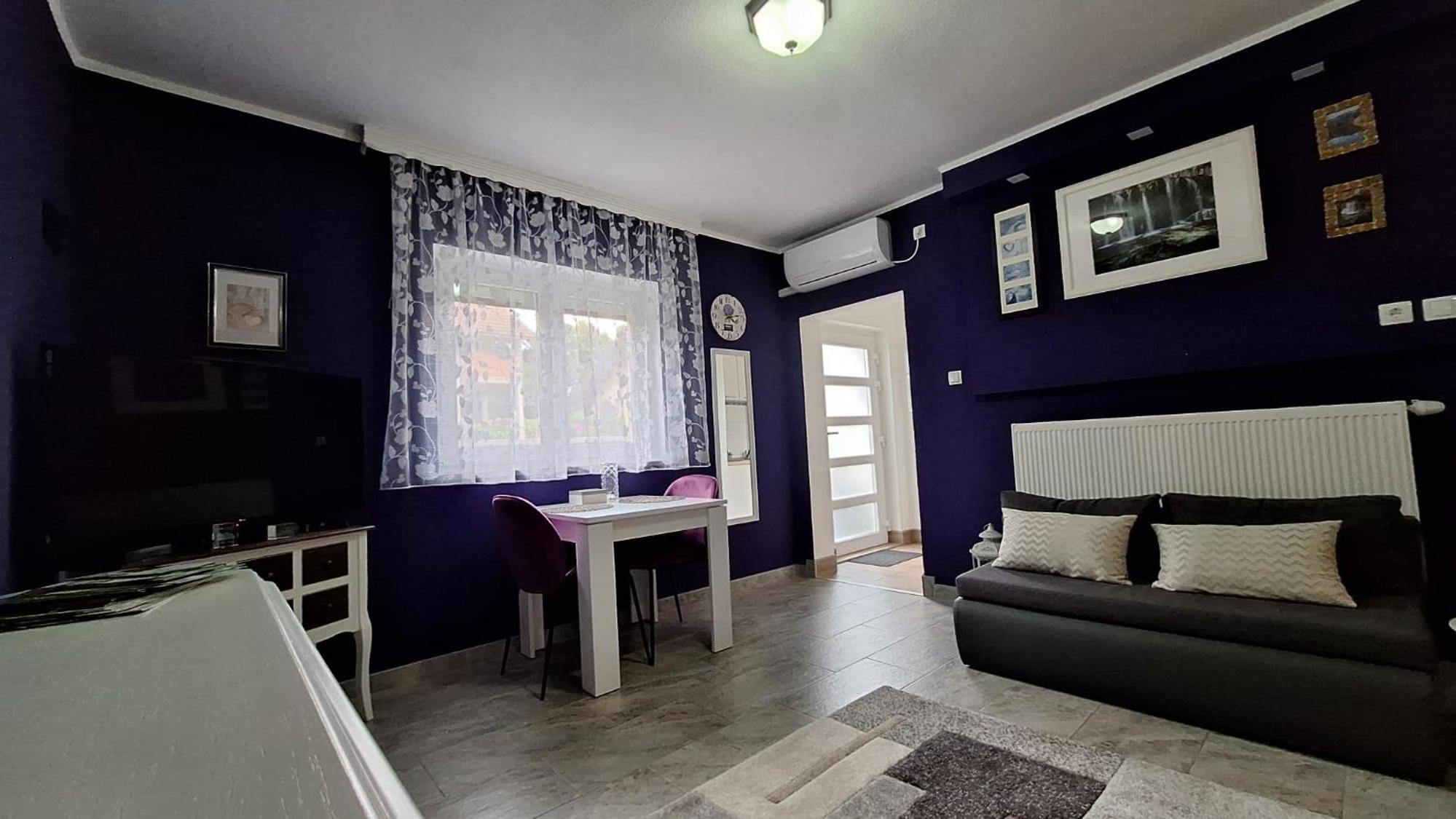 One-Bedroom Apartment - Photo 45