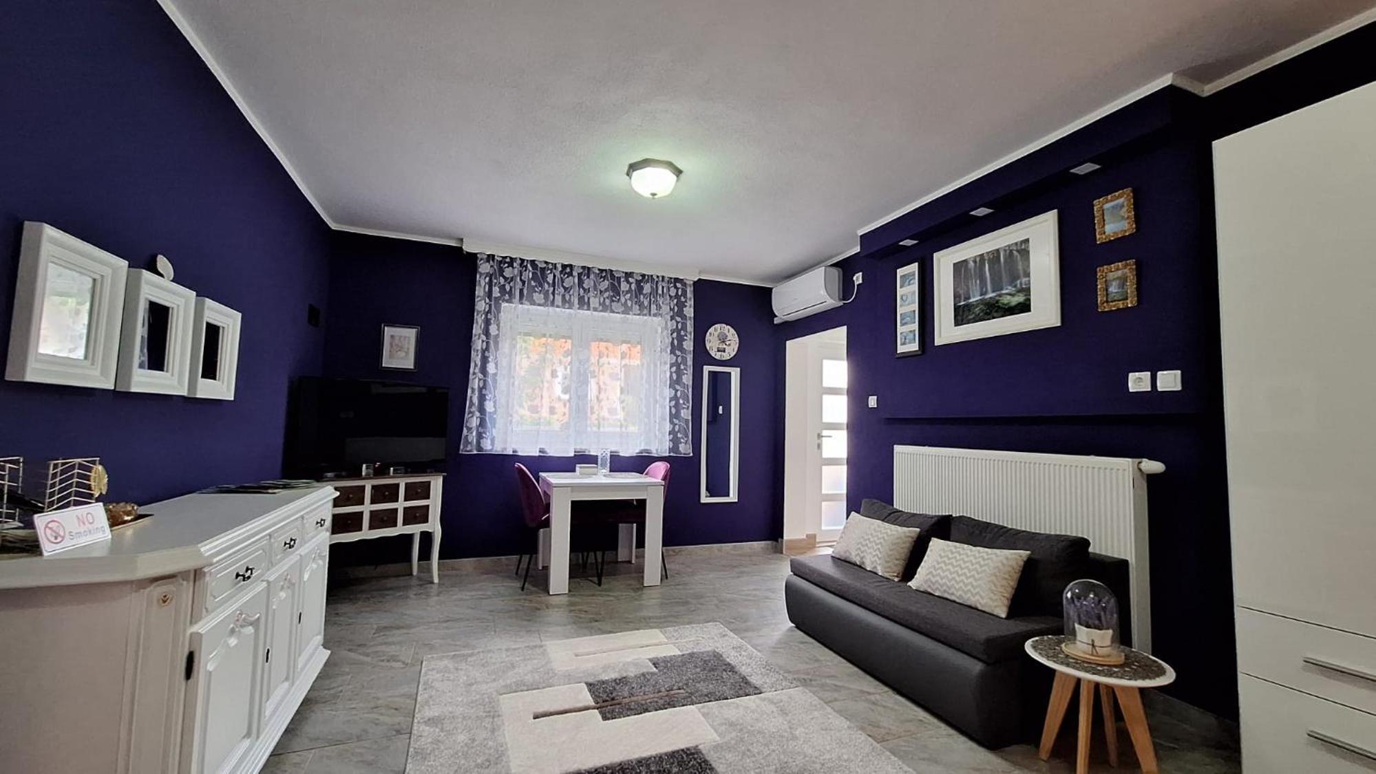 One-Bedroom Apartment - Photo 43