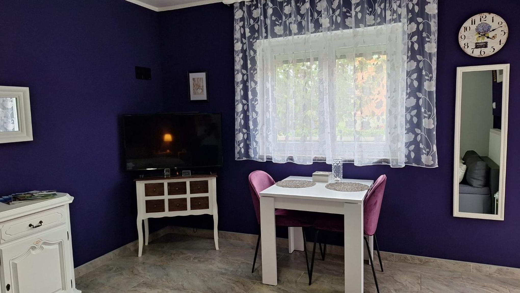 One-Bedroom Apartment - Photo 41