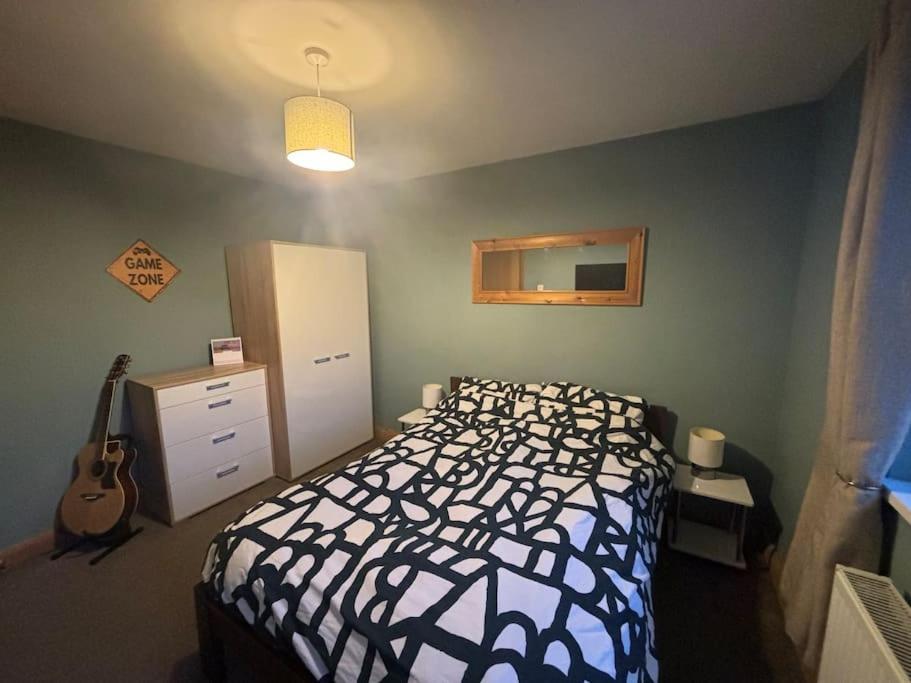 Four-Bedroom House photo 2