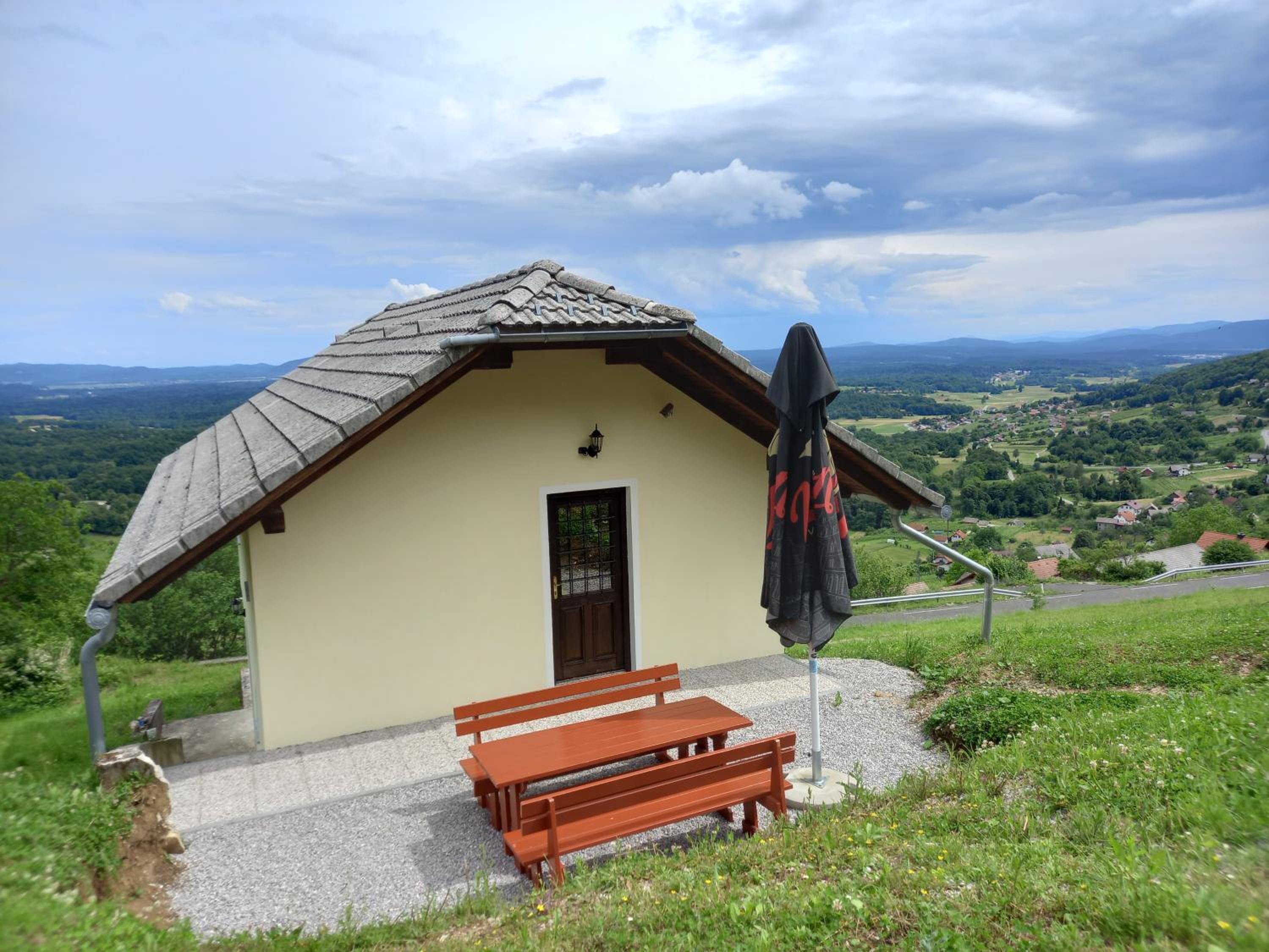 Apartment with View and Balcony photo 2