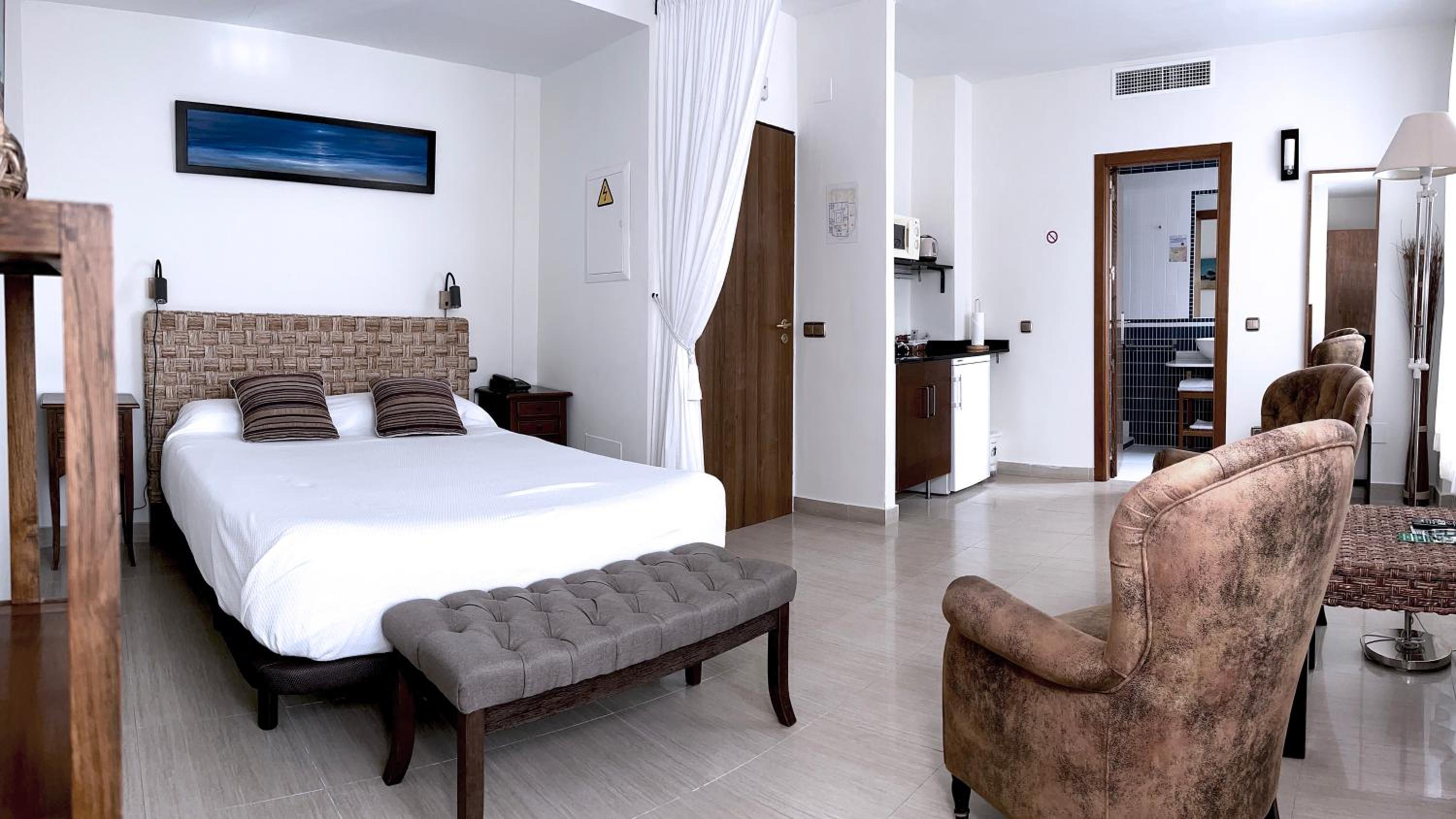 Double Room - Photo 3