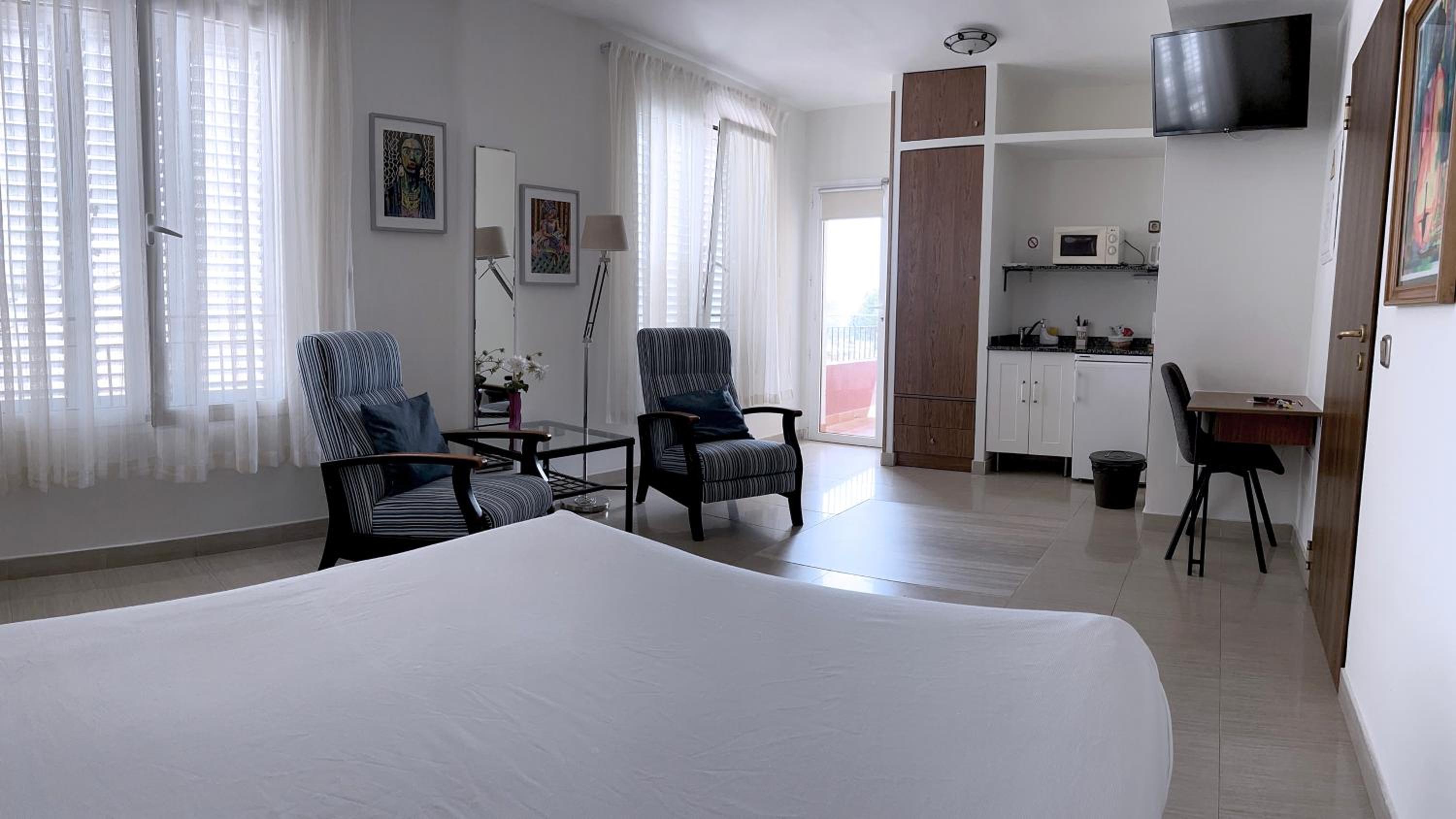 Double Room - Photo 4