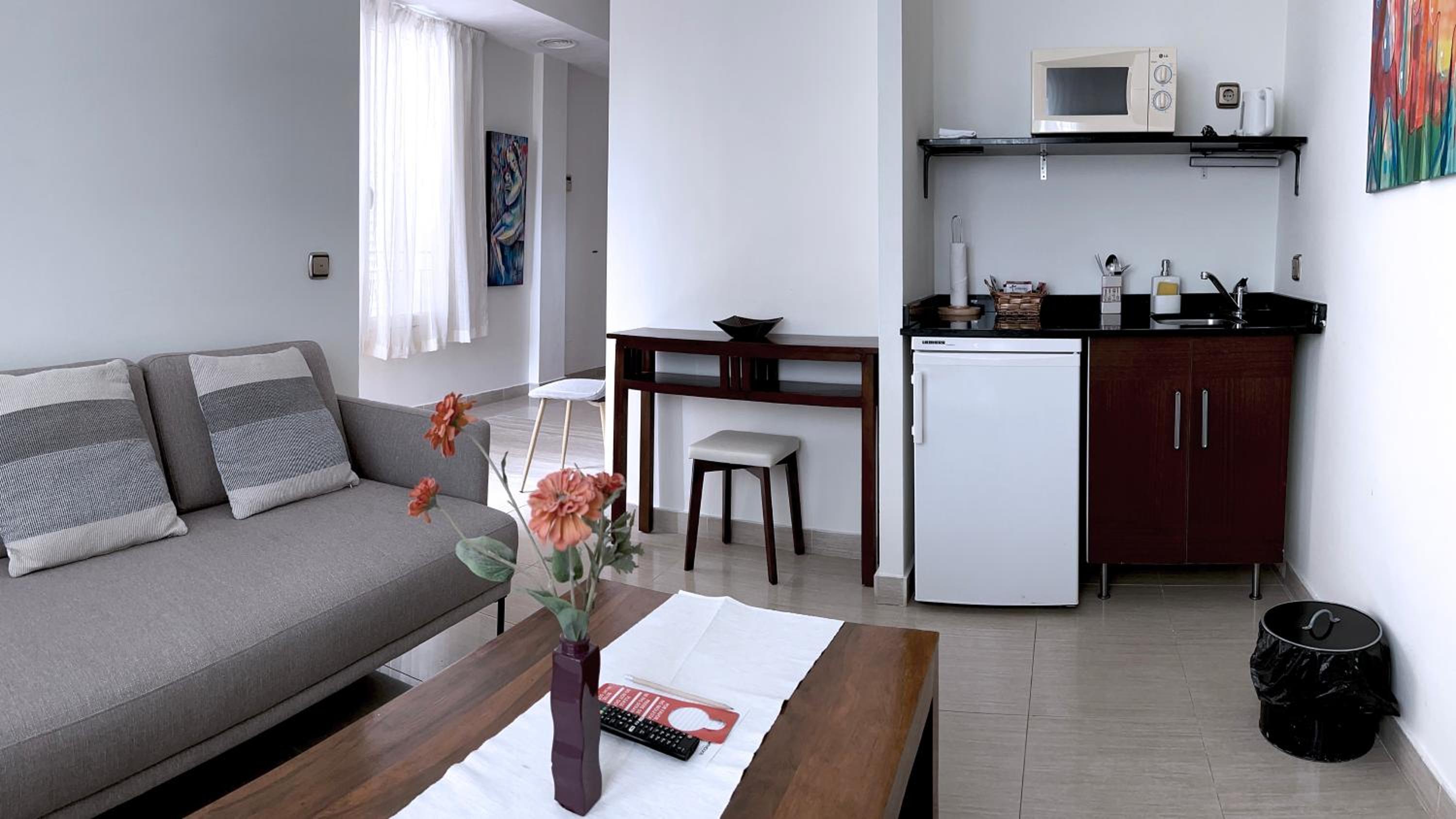 Suite - Photo 7