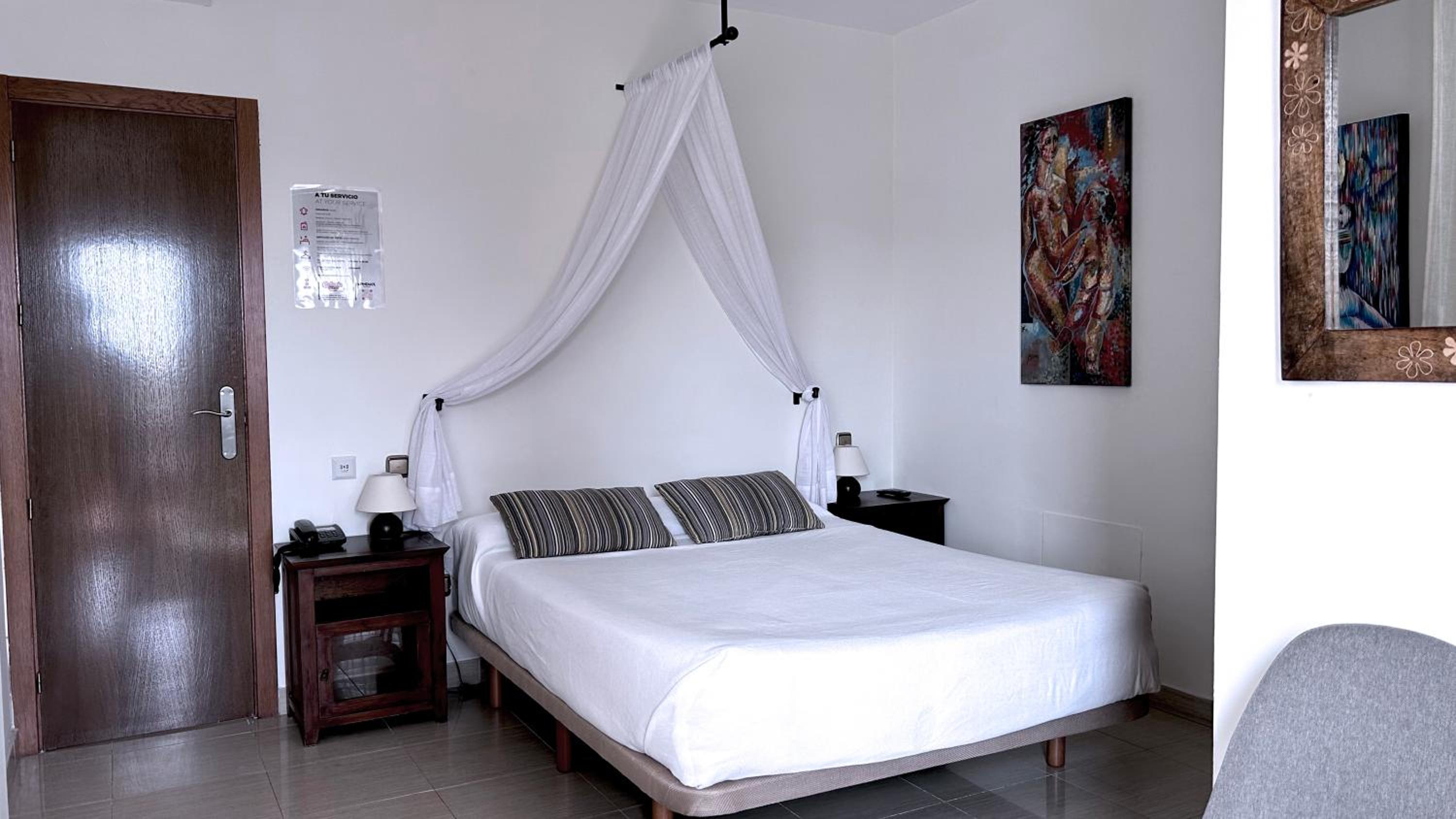 Suite - Photo 3