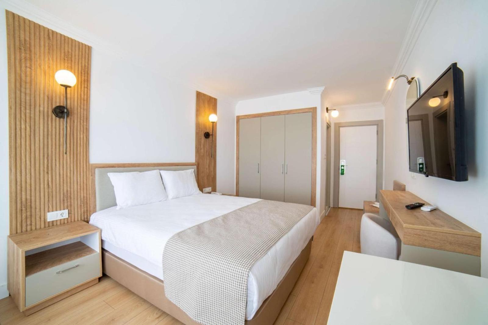 Standard Double or Twin Room with Sea View