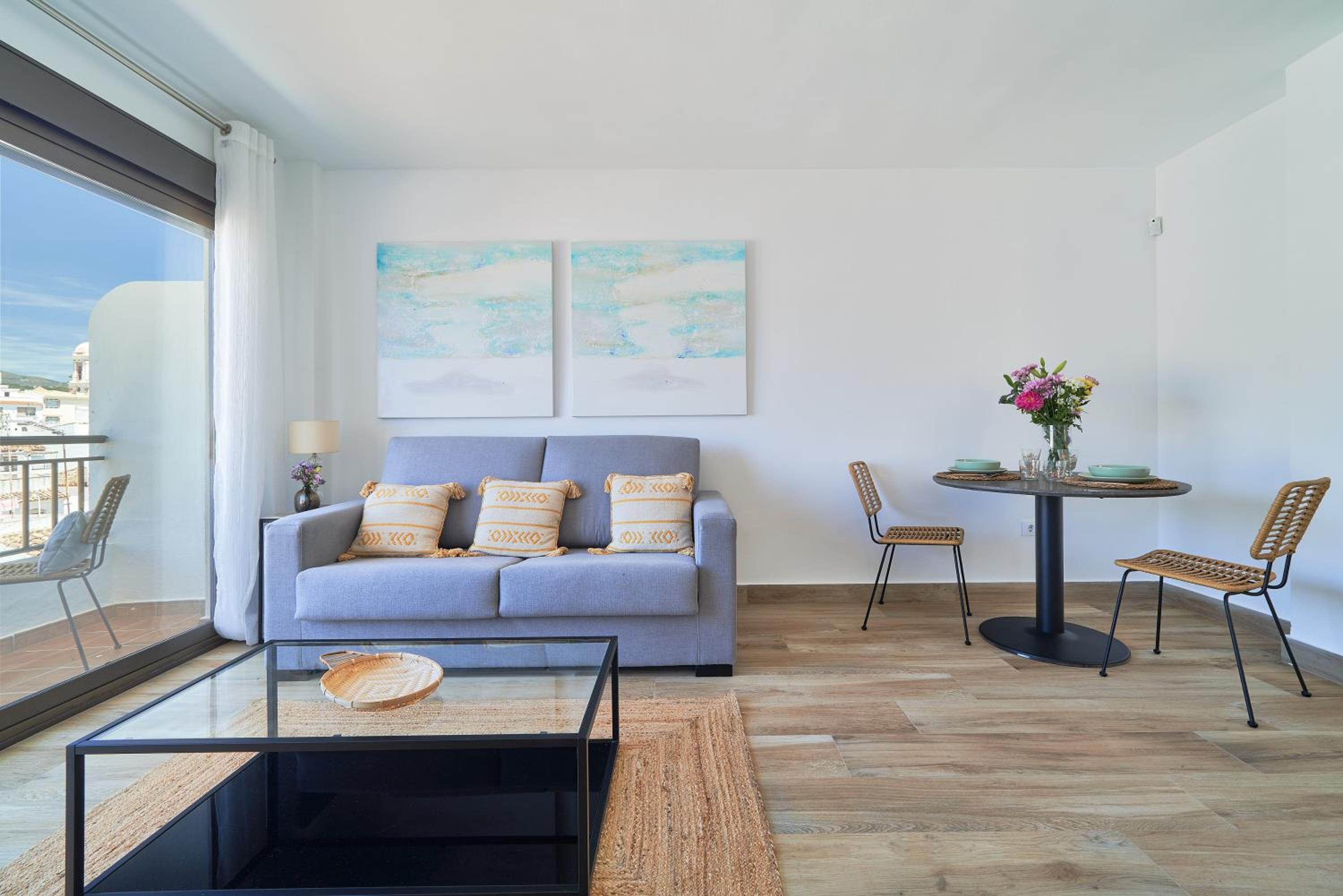 Apartamento de un dormitorio superior con balcón