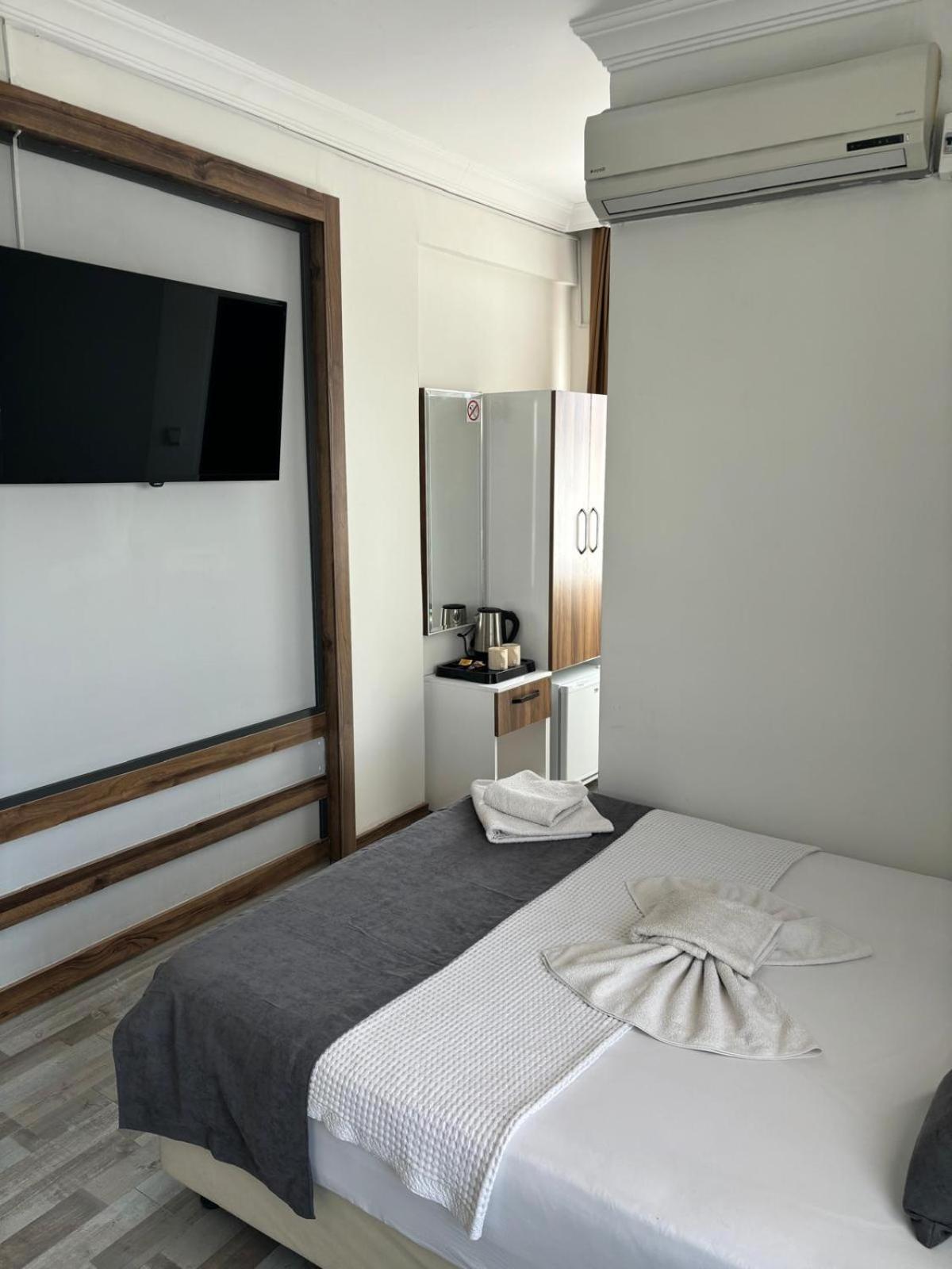 Double Room with Balcony photo 2