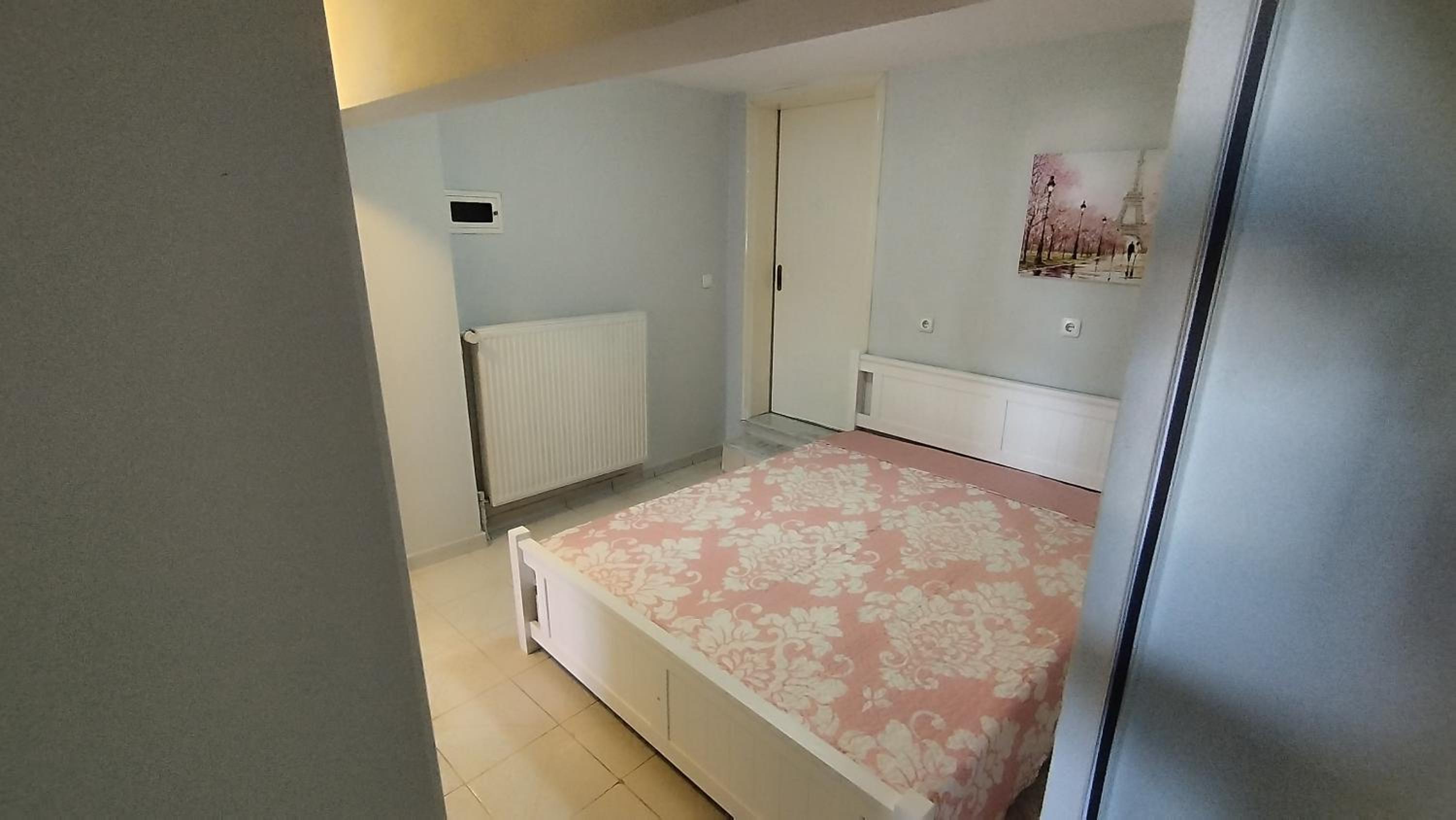 One-Bedroom Apartment photo 3