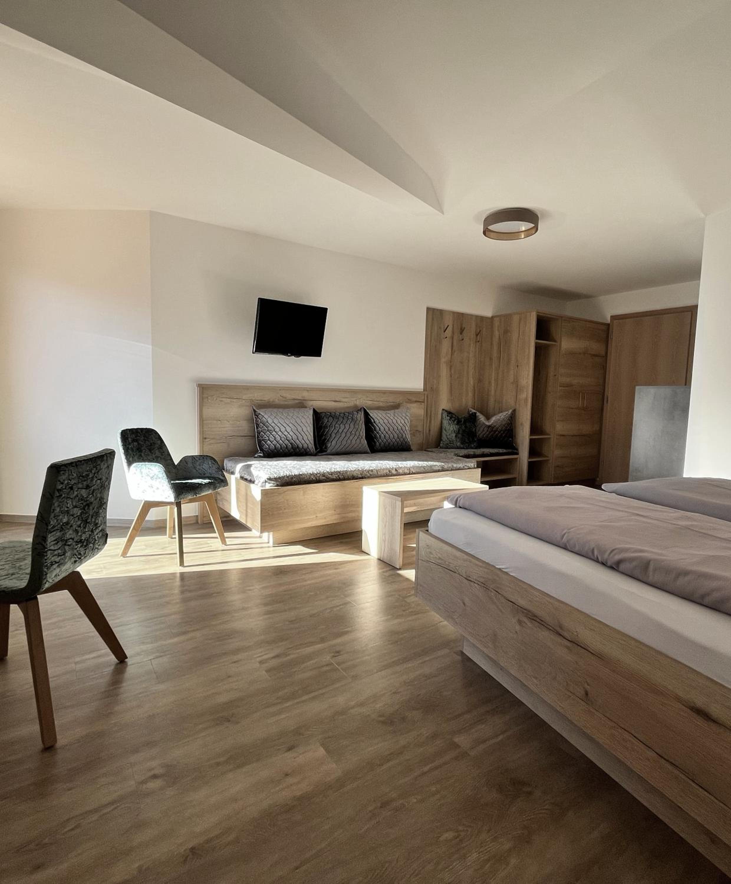Standard Double Room - Photo 14
