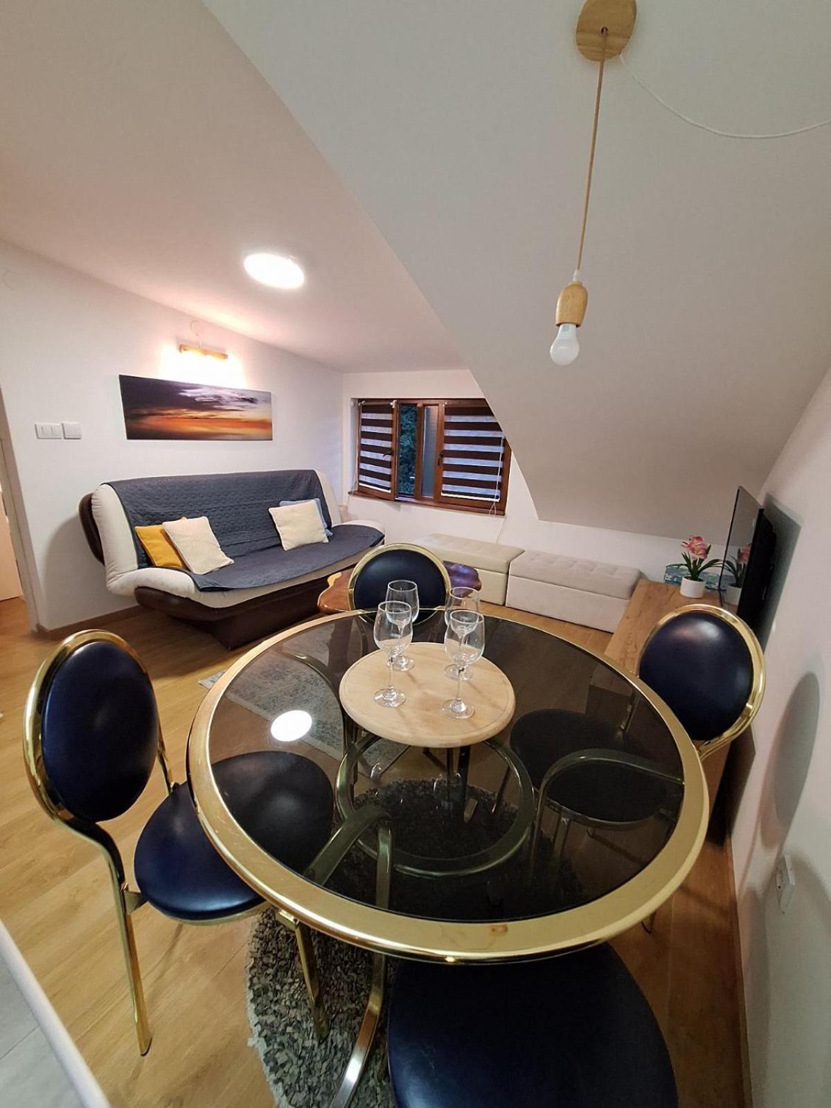 One-Bedroom Apartment photo 2