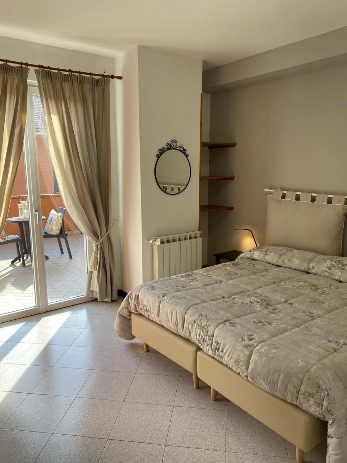 Double Room - Photo 8
