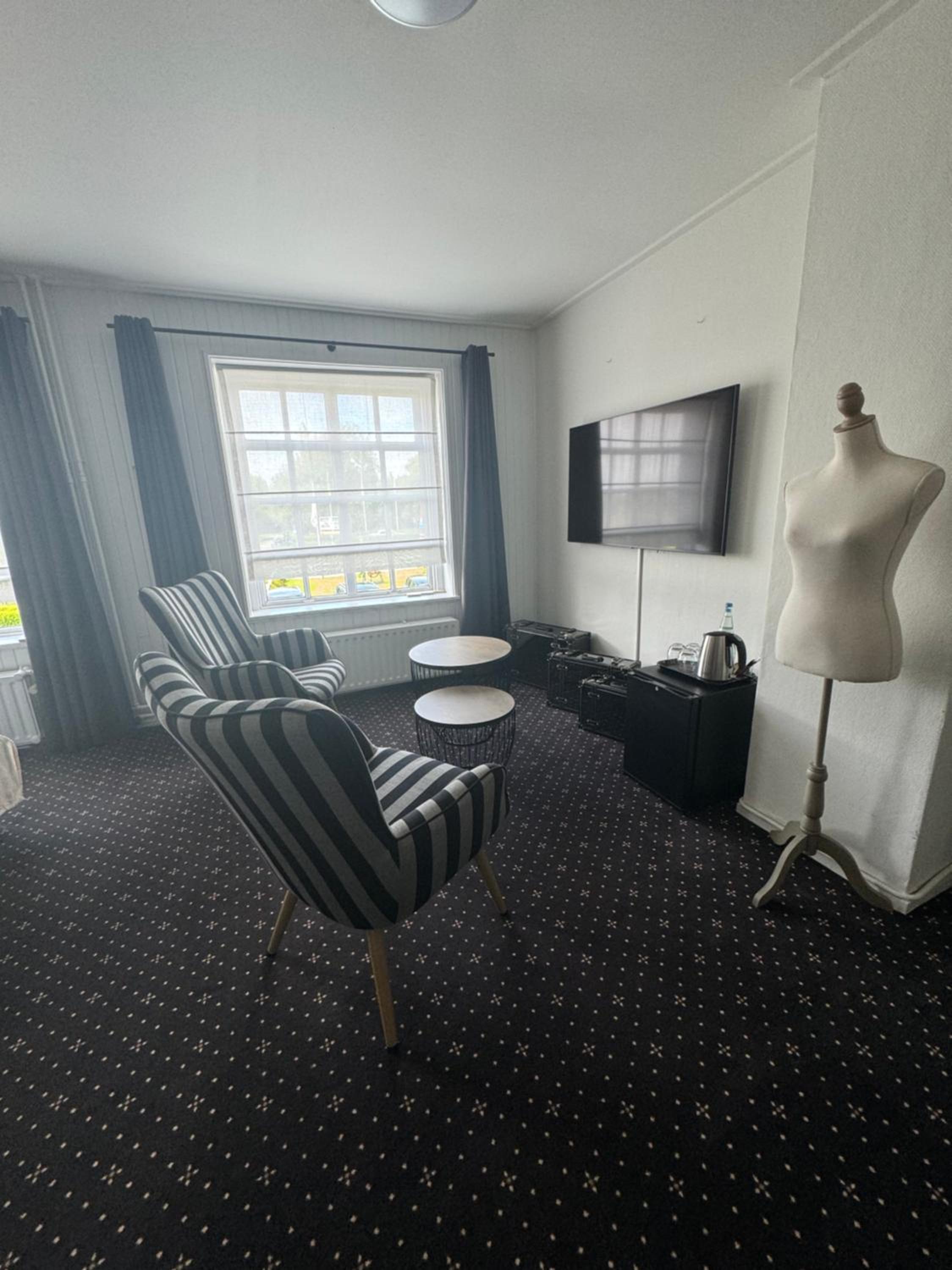 Deluxe King Room photo 3