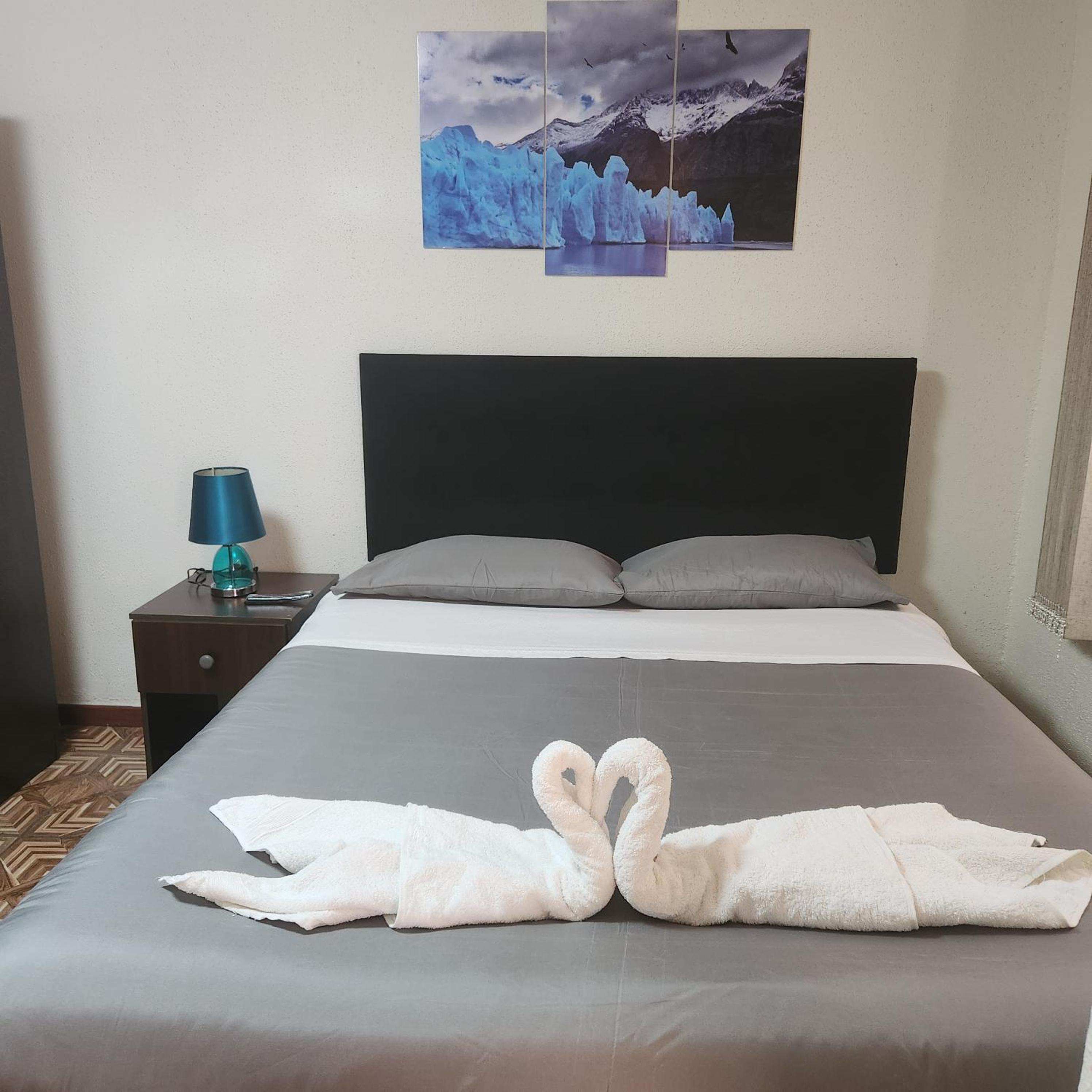 Twin Room with Private Bathroom photo 2