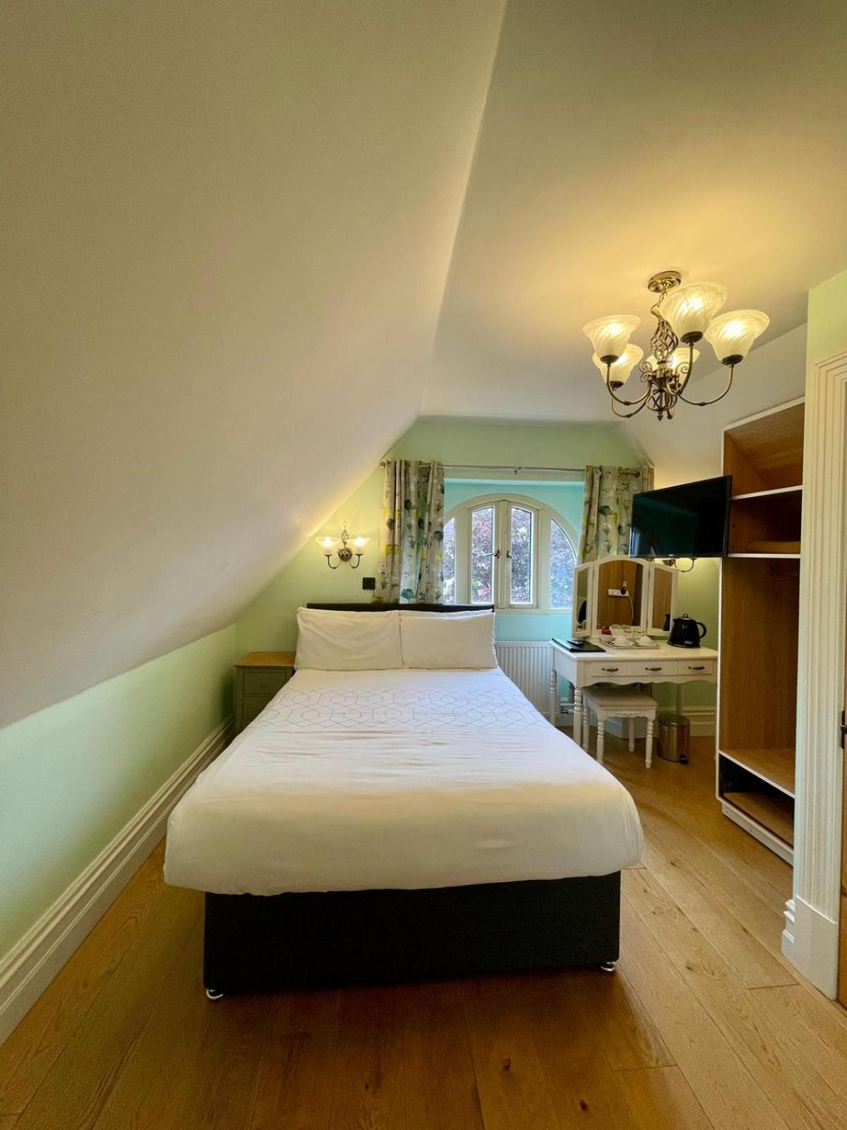 Economy Double Room photo 2