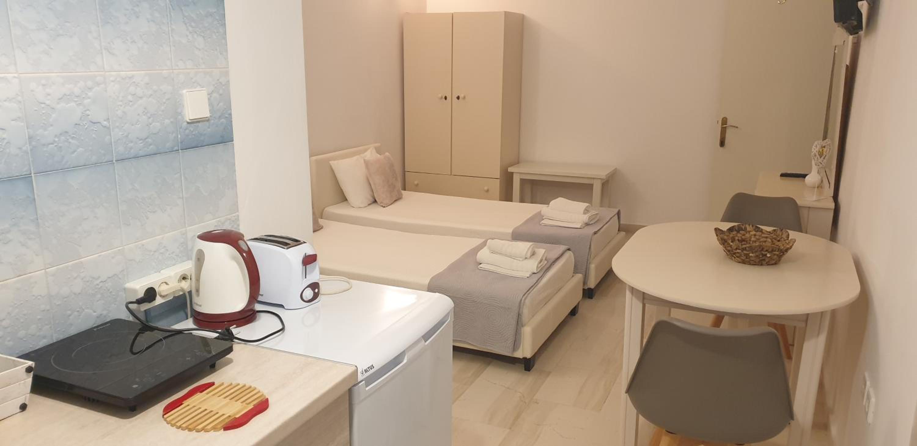 Studio Apartment