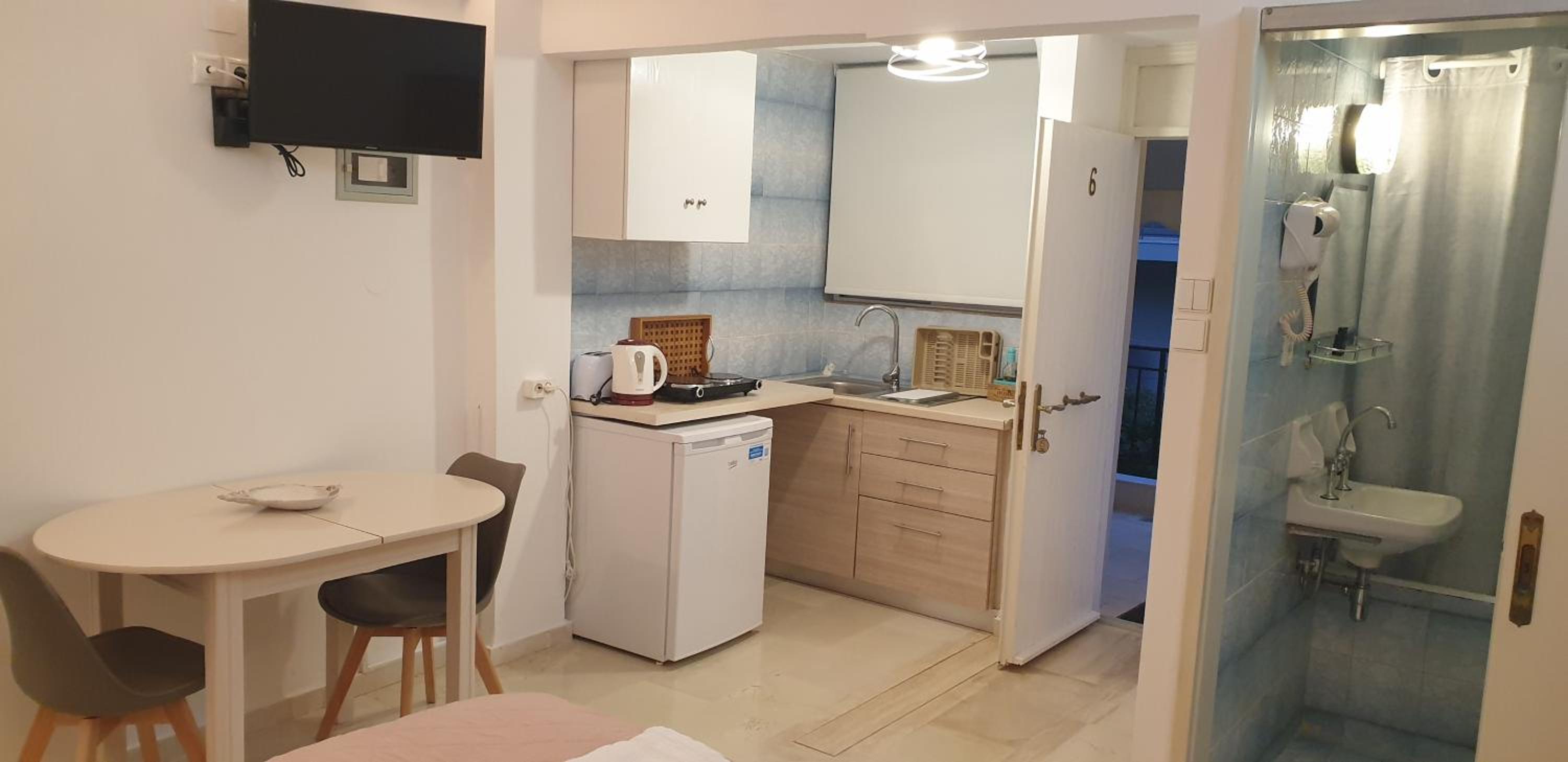 Studio Apartment