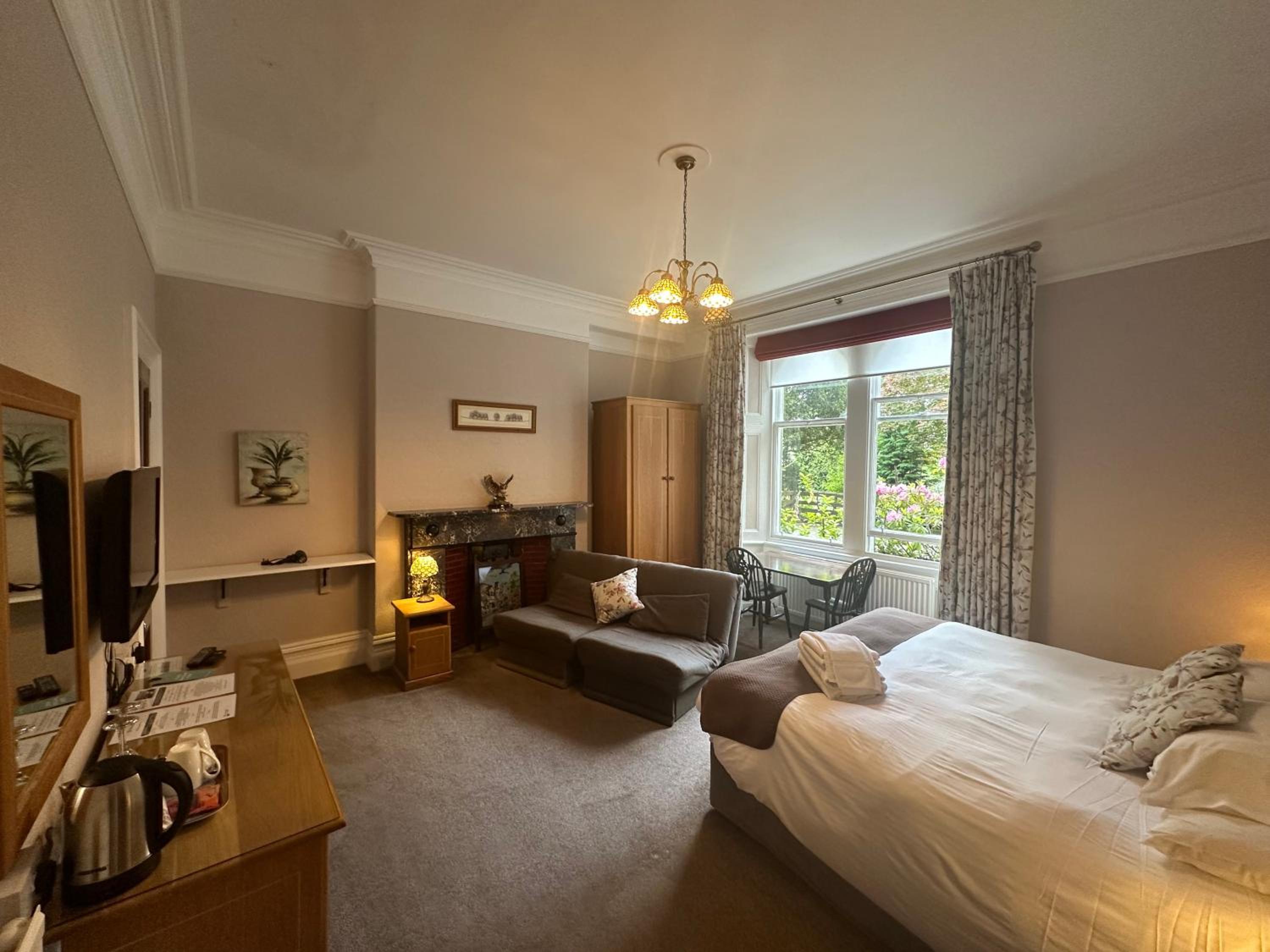 Standard Double or Twin Room photo 2