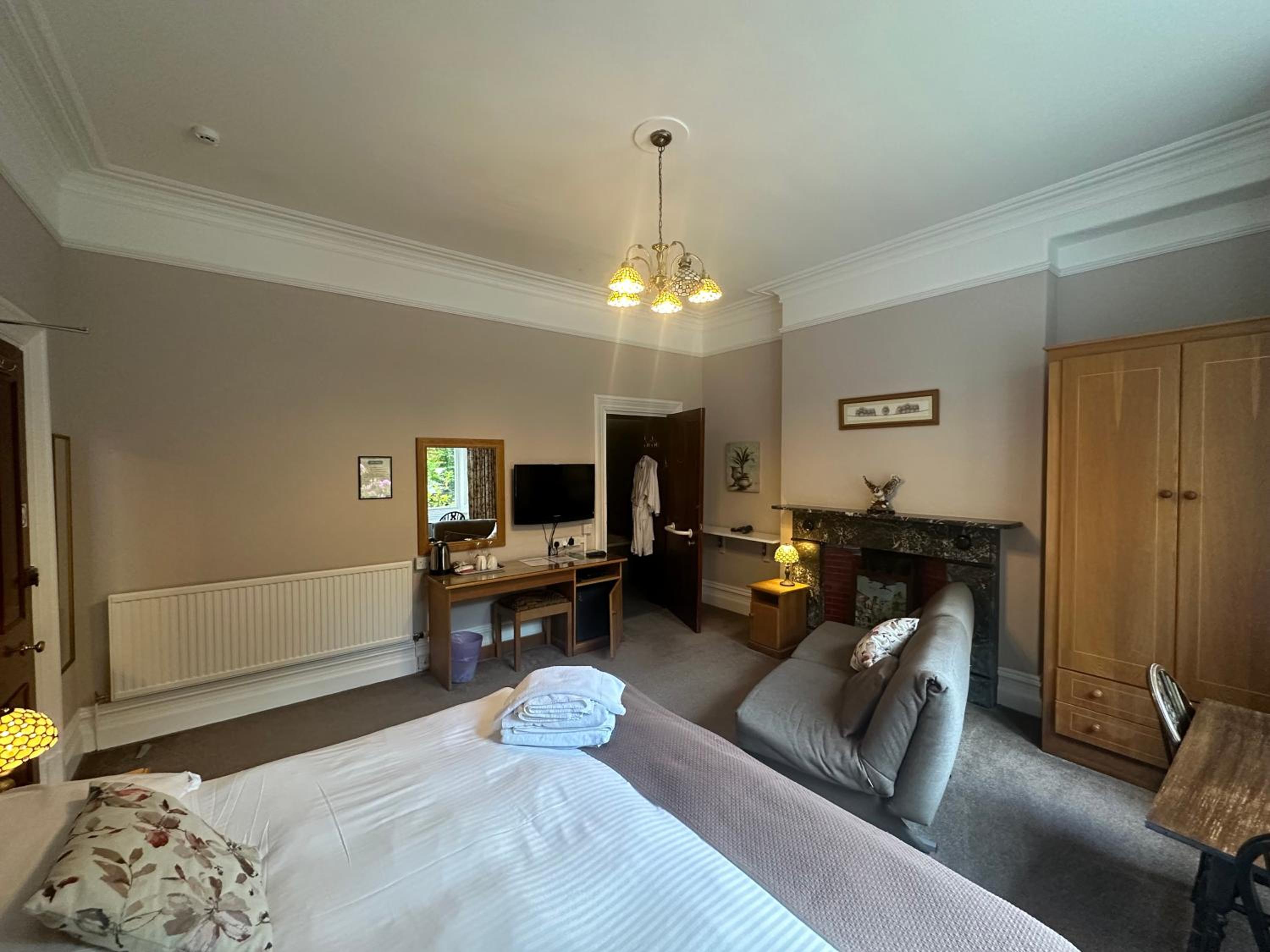 Standard Double or Twin Room photo 3