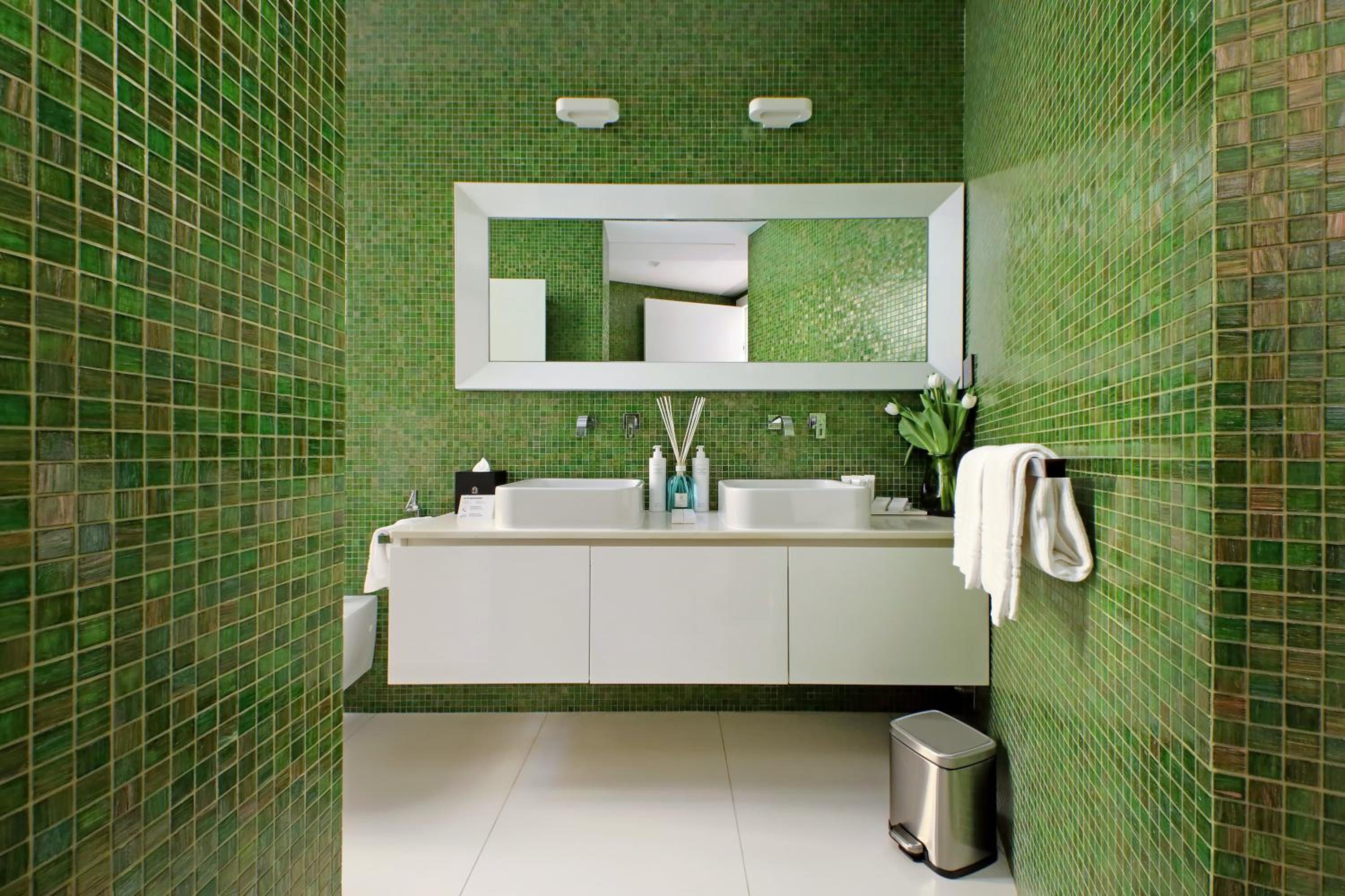 Deluxe Junior Suite photo 2