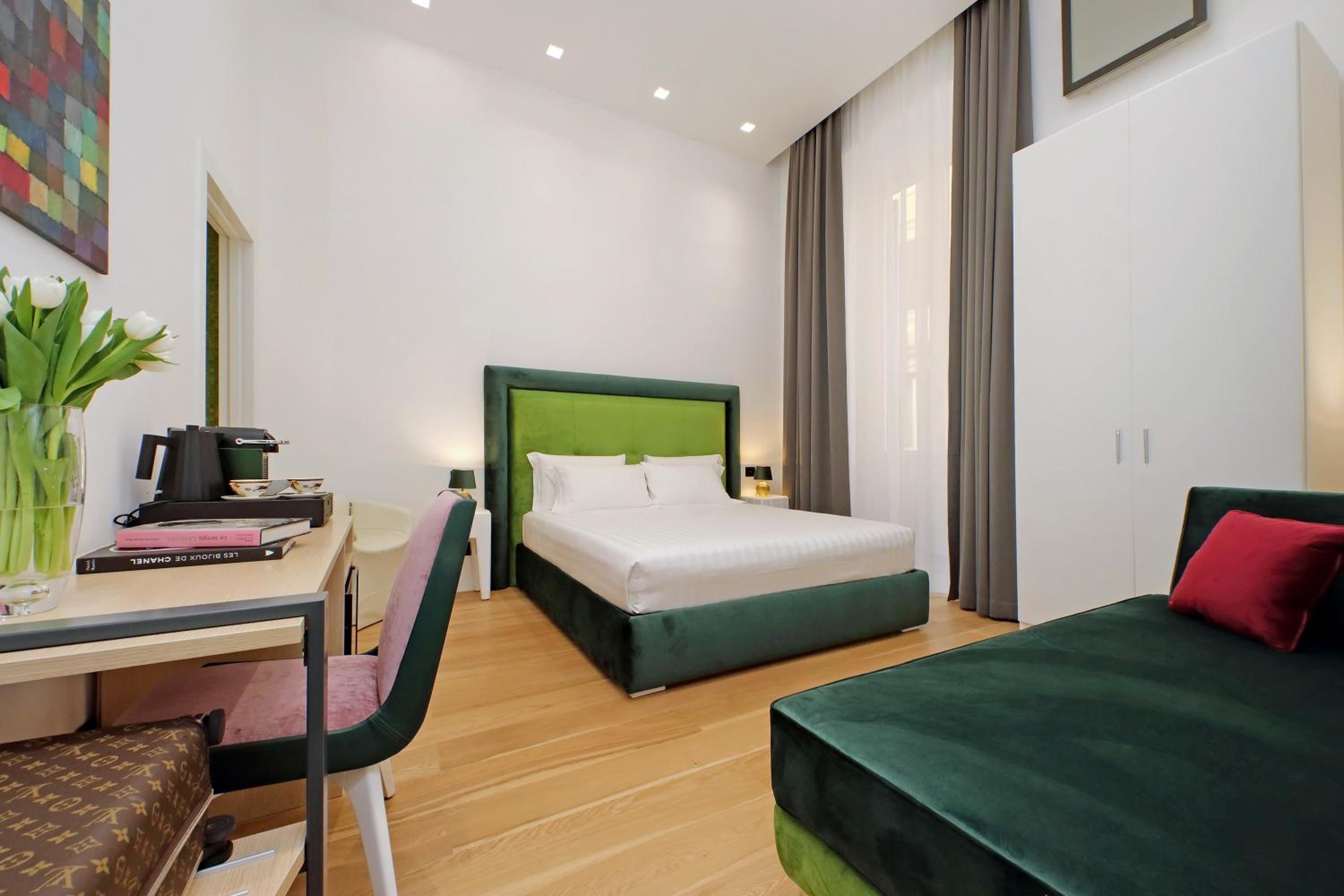 Deluxe Junior Suite photo 2