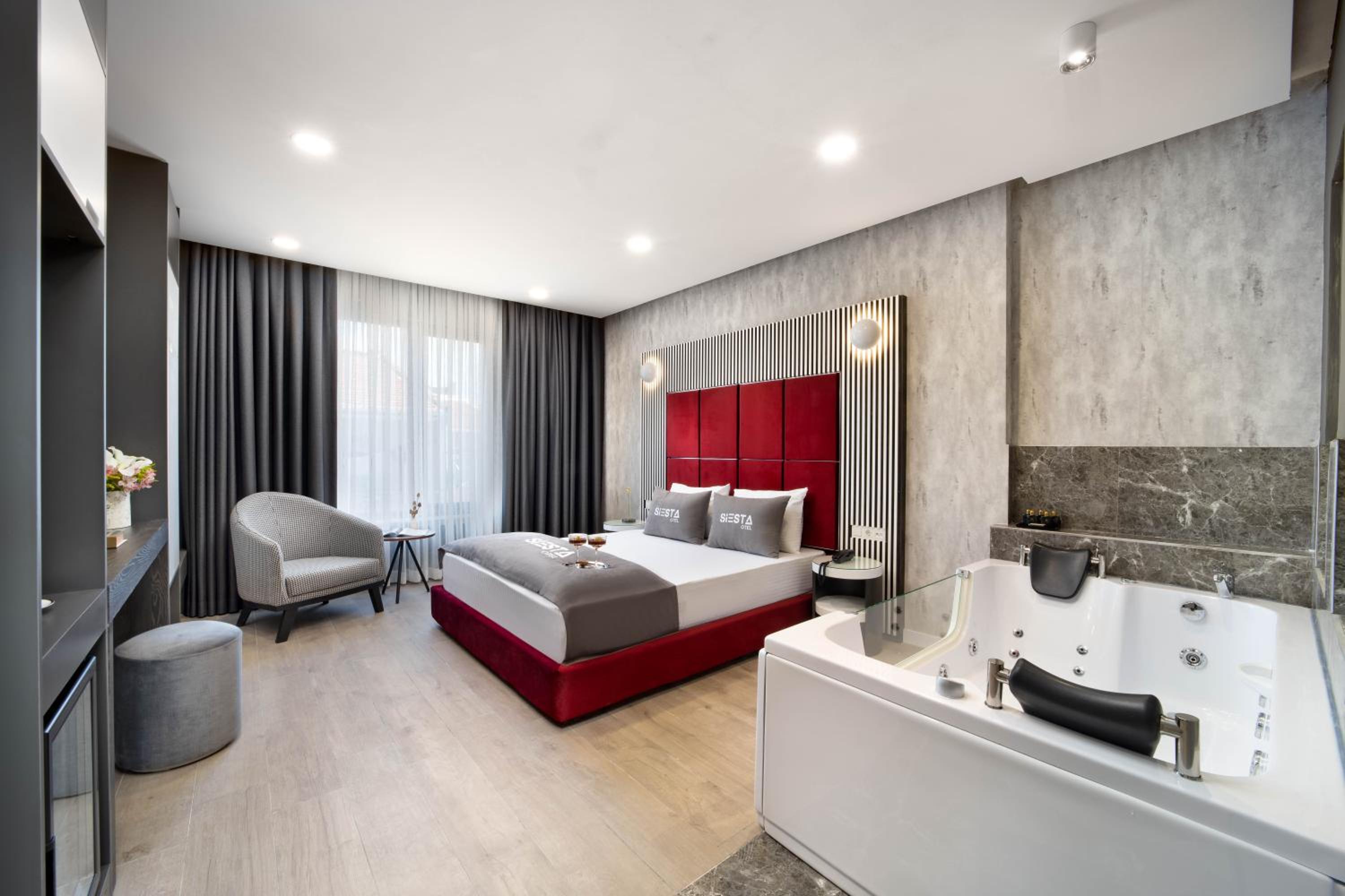 Deluxe Double Room with Bath photo 1