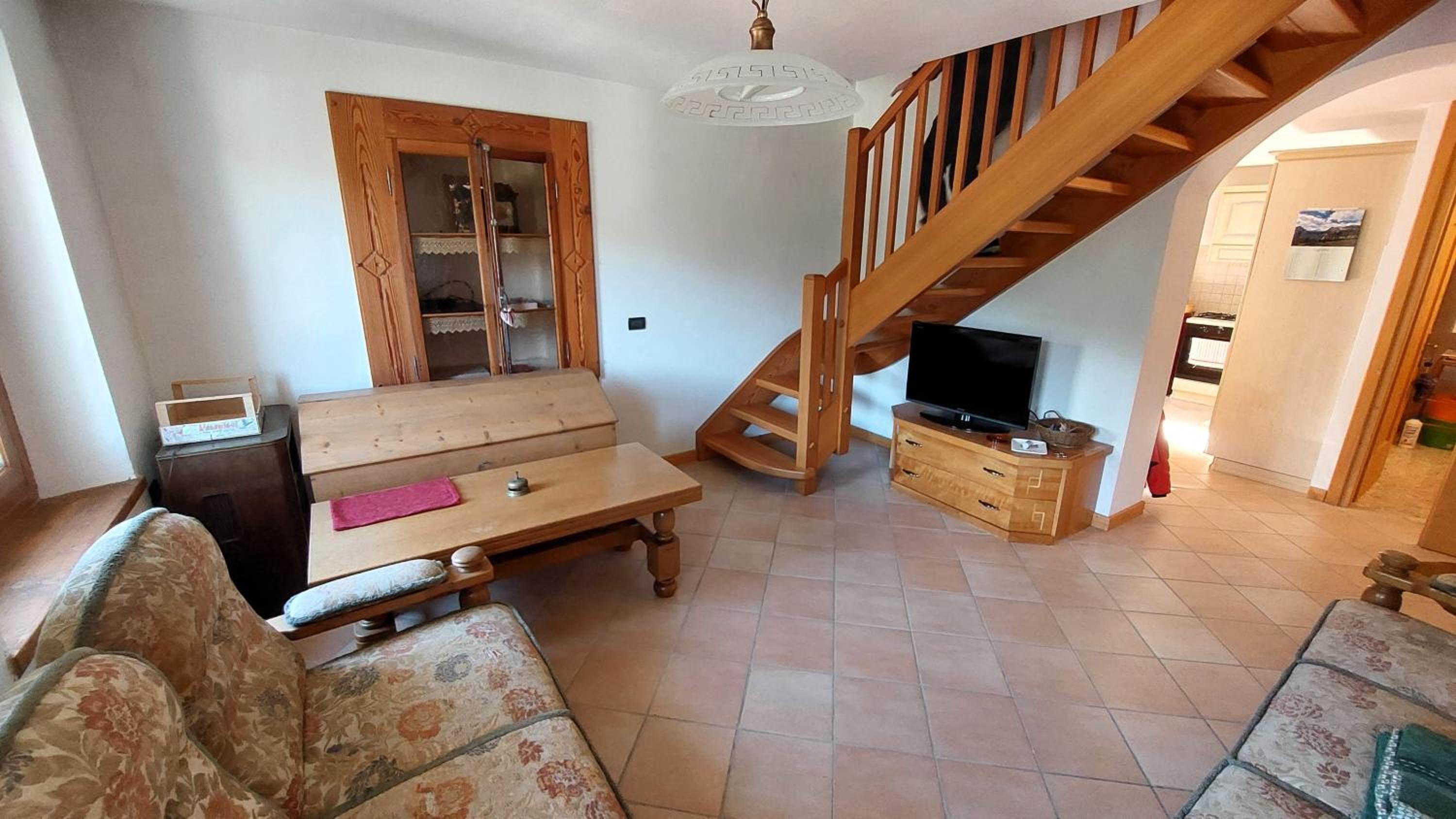 Three-Bedroom Apartment with Mountain View photo 1