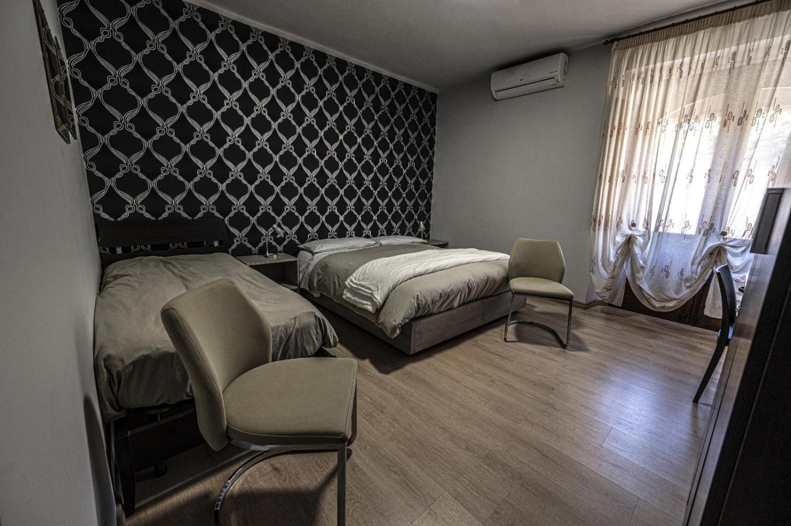 Standard Double or Twin Room photo 2