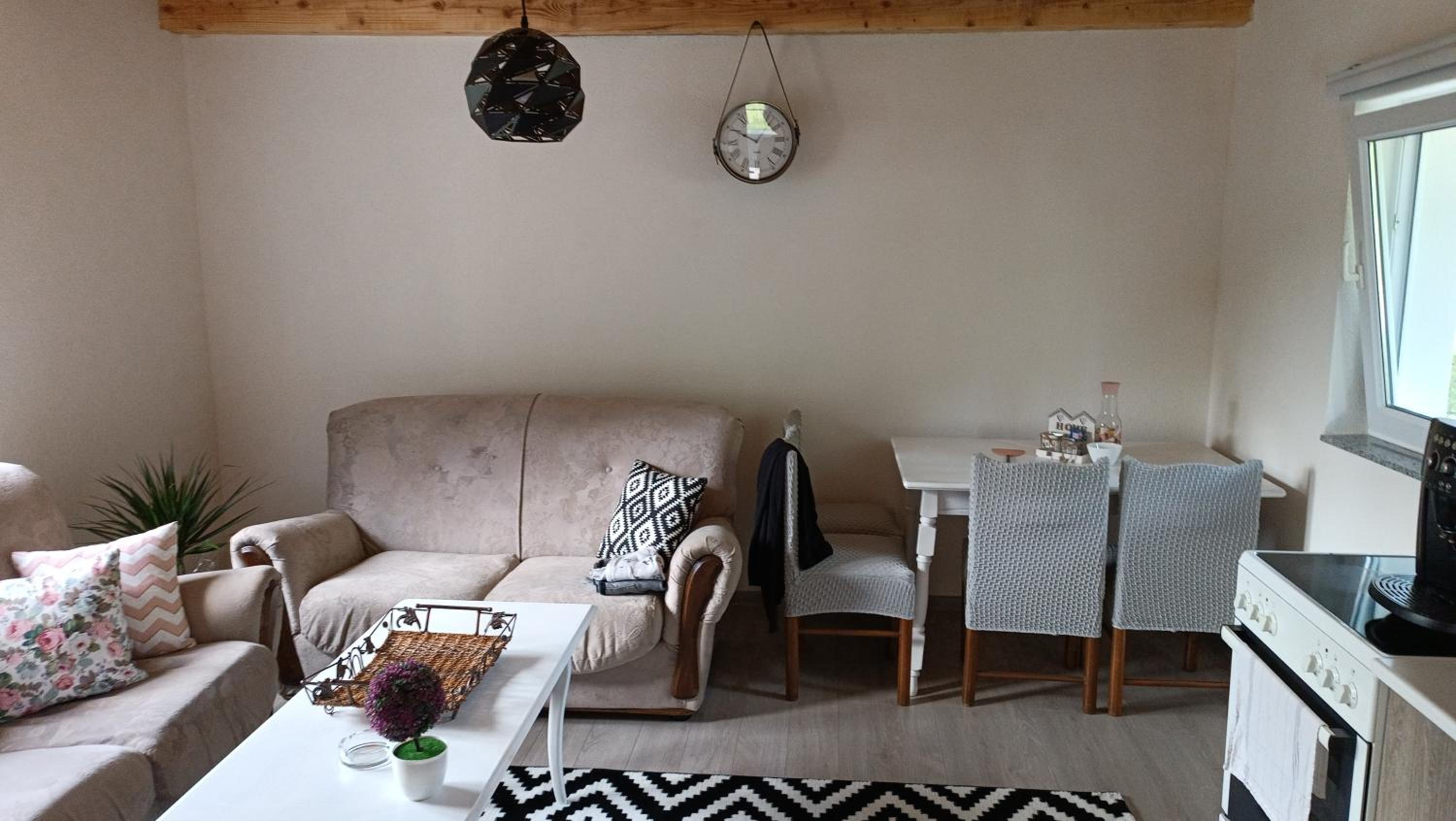 One-Bedroom House photo 3