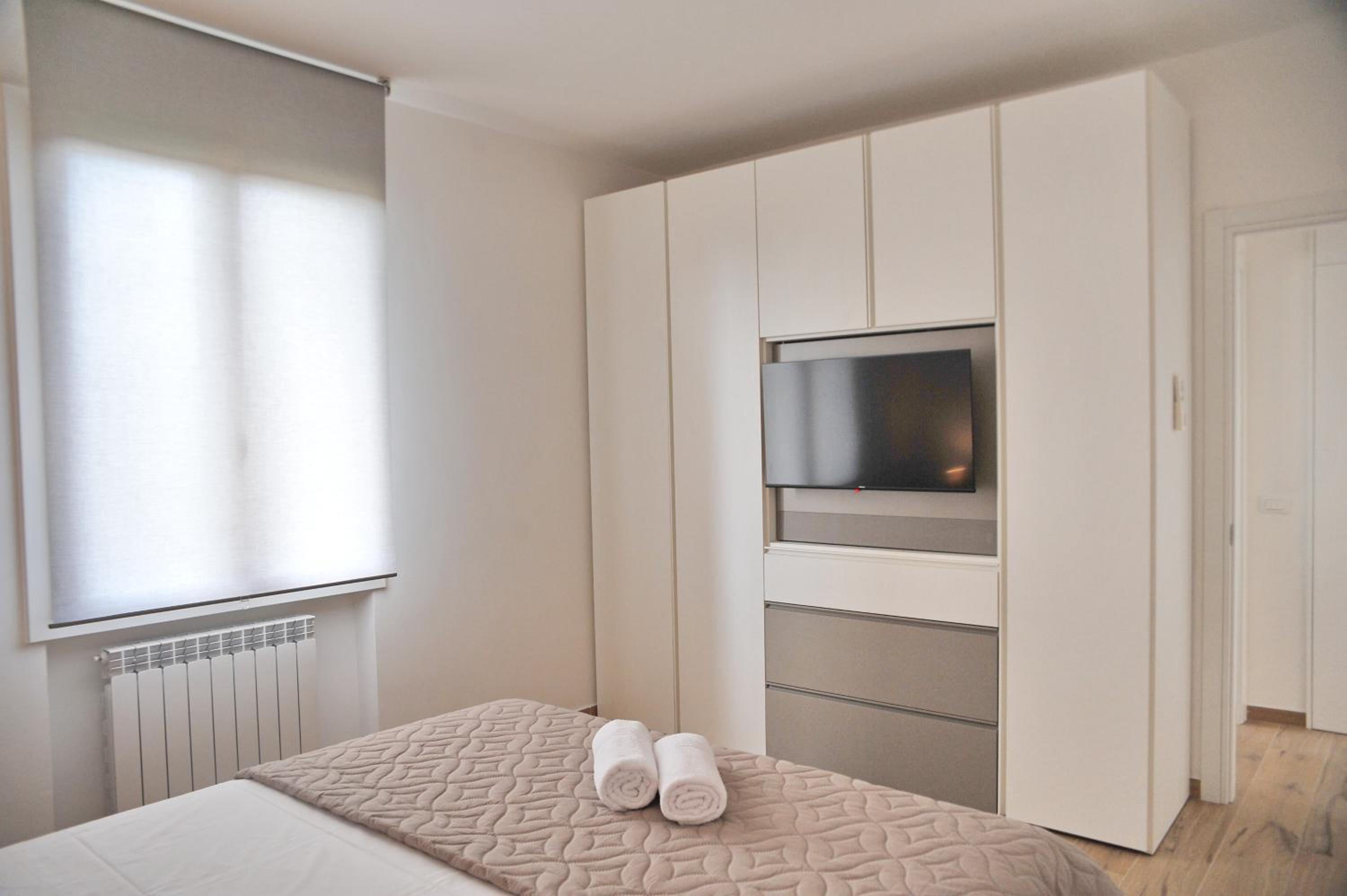 One-Bedroom Apartment photo 3