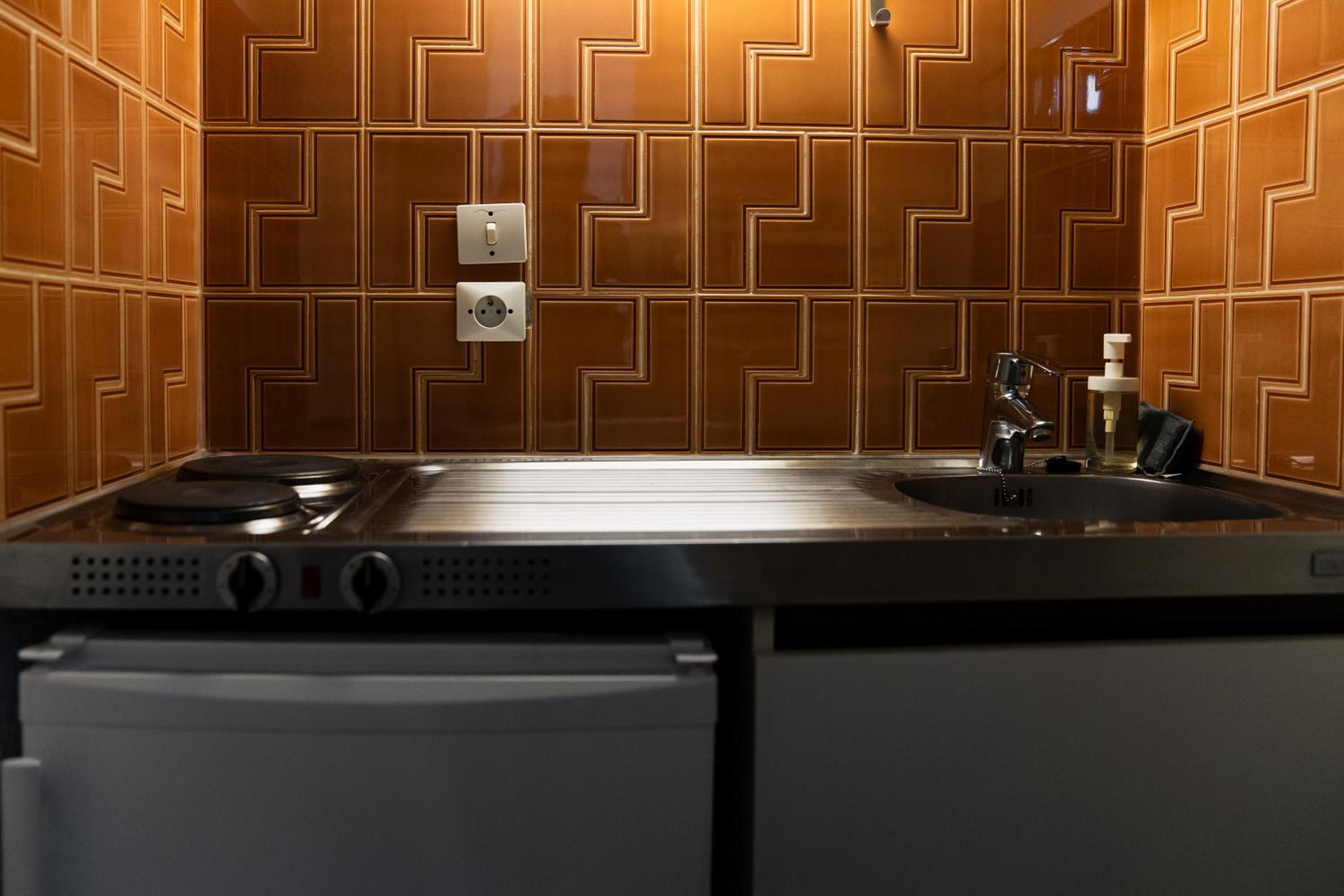 Family Room with Kitchenette photo 2