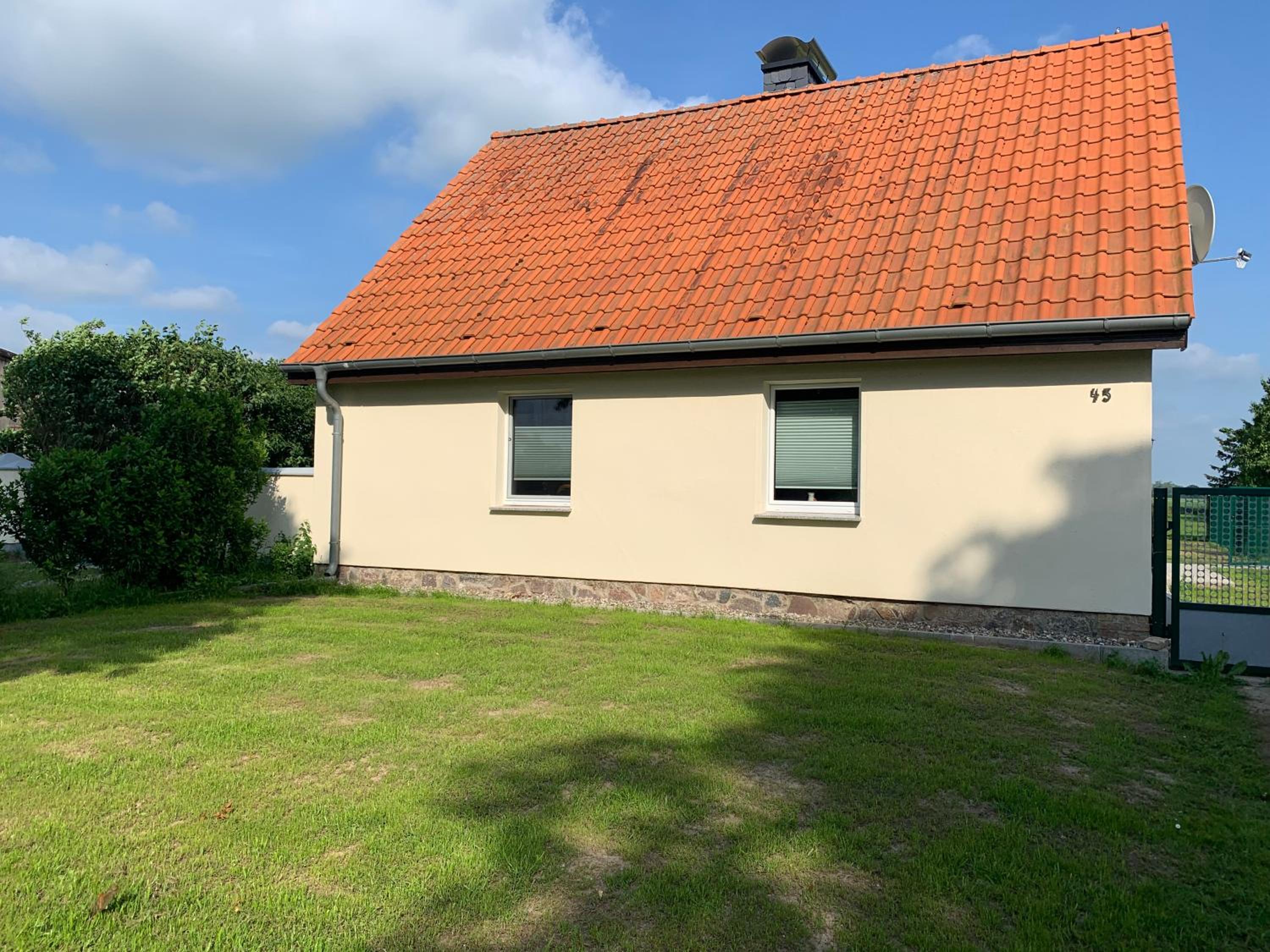 Three-Bedroom House photo 3