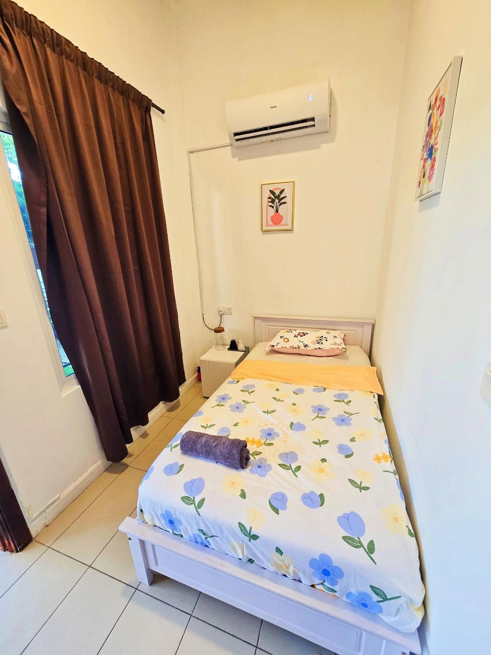 Single Room with Private Bathroom