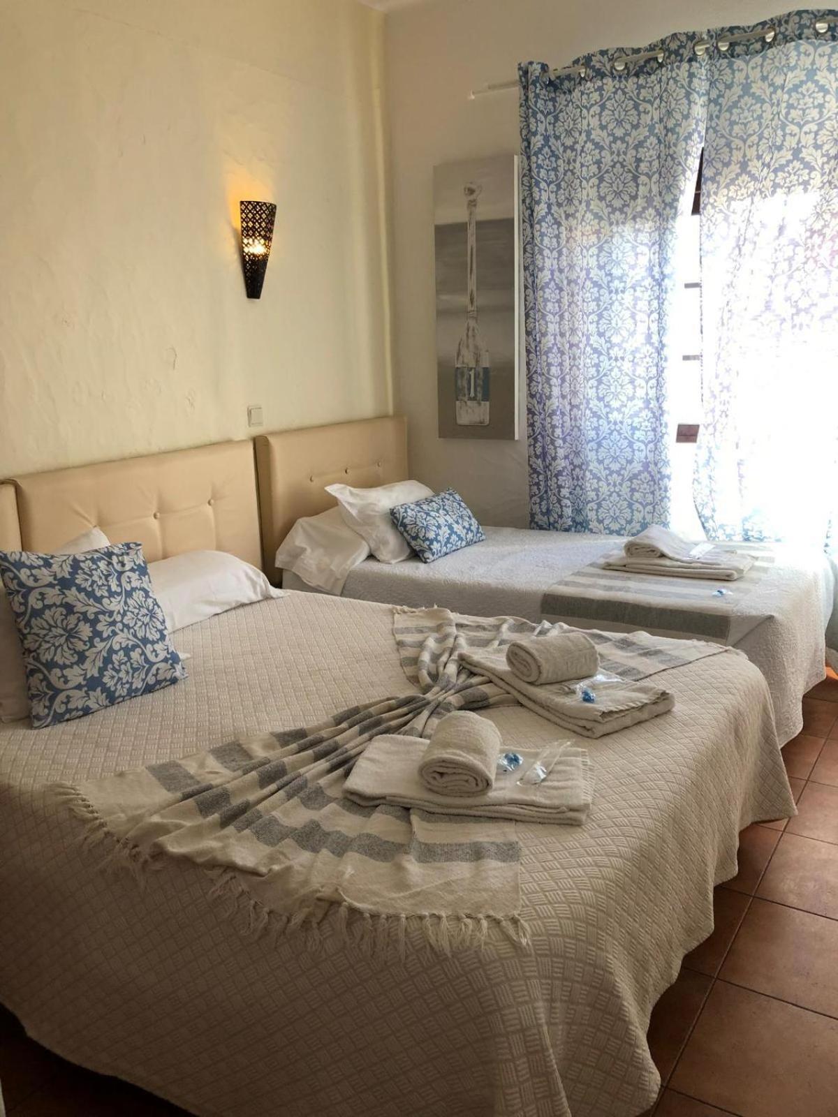 Triple Room with Private External Bathroom photo 1