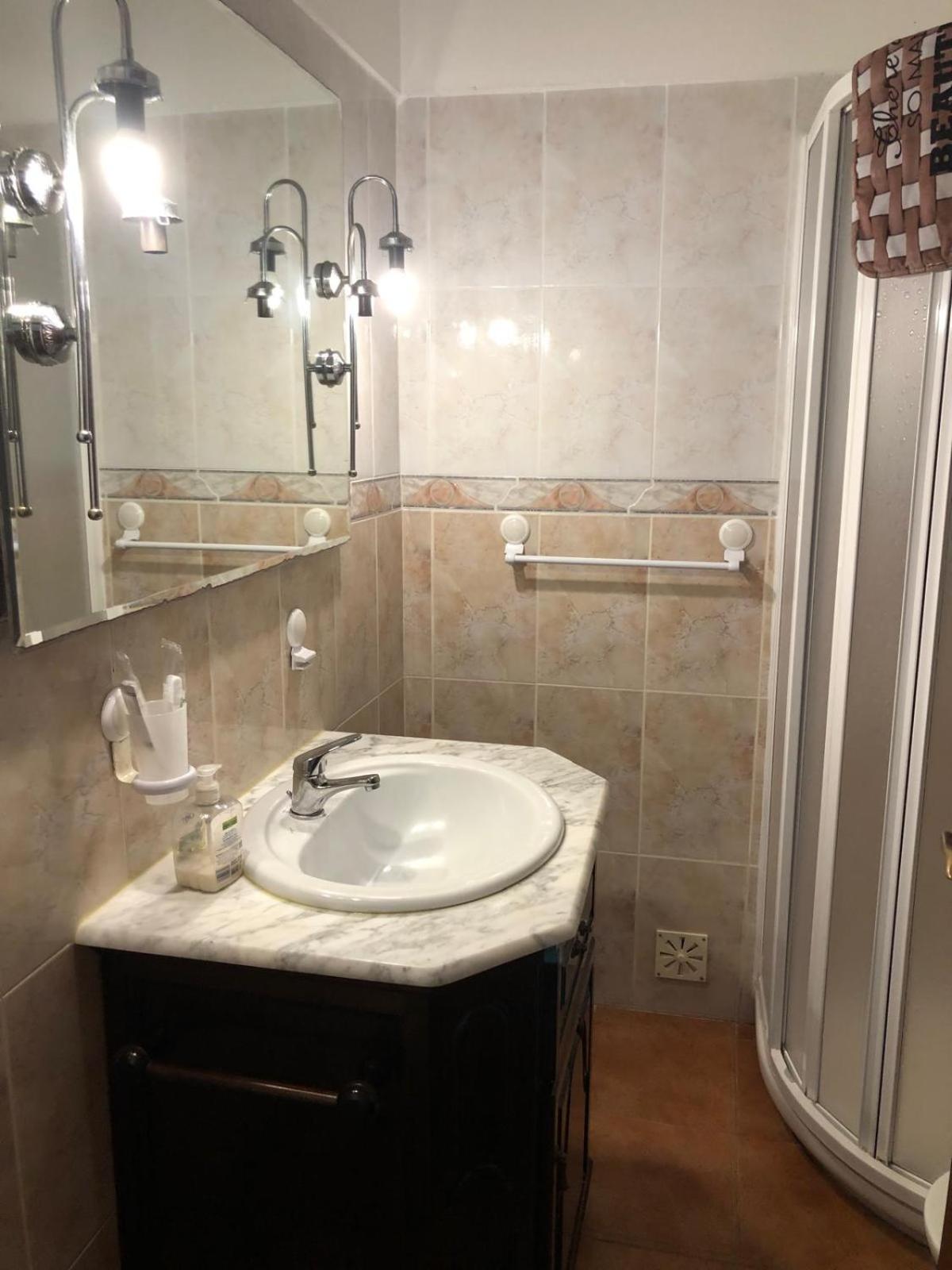 Double Room with Private External Bathroom photo 2