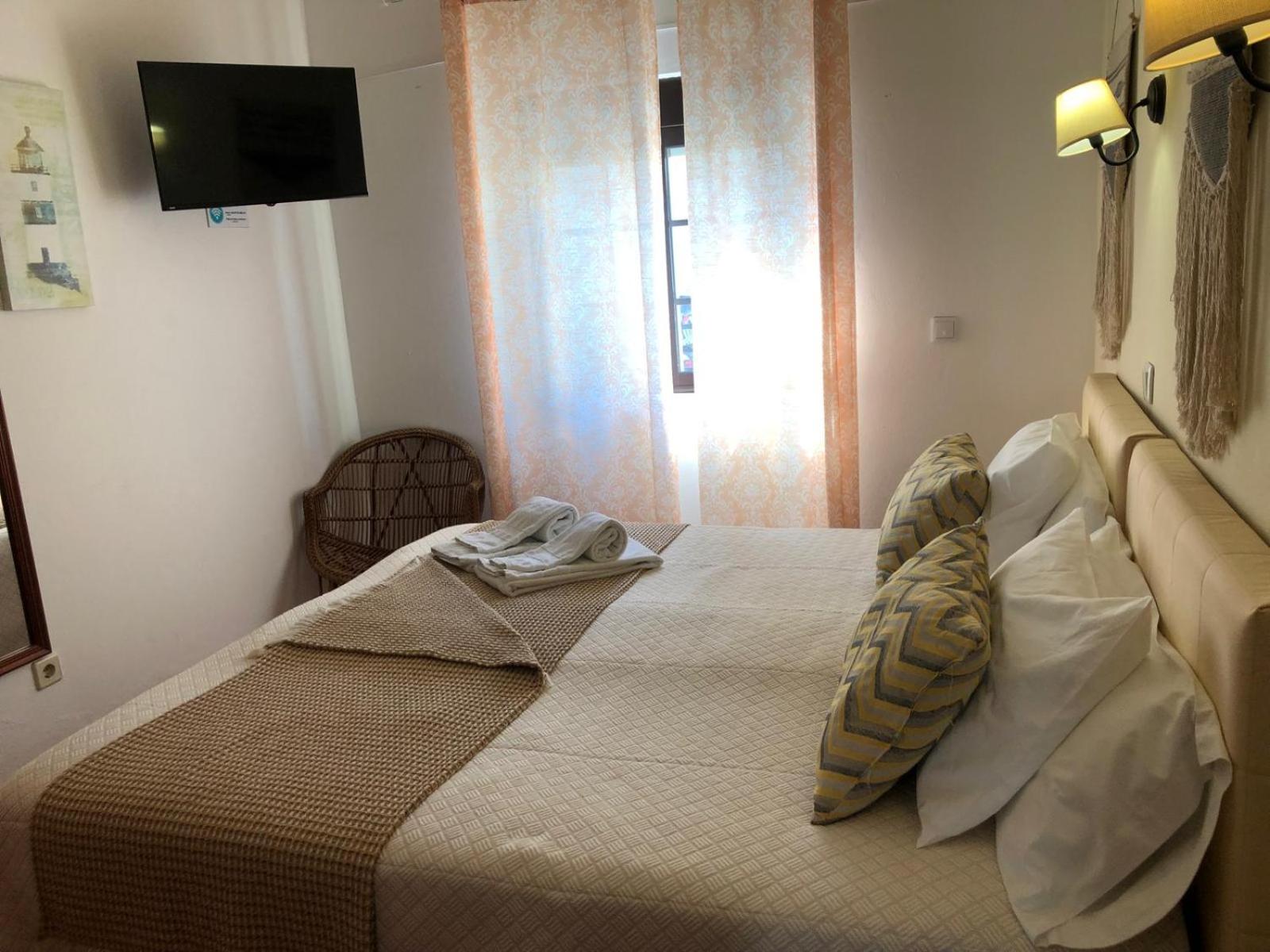 Double Room with Private External Bathroom photo 1